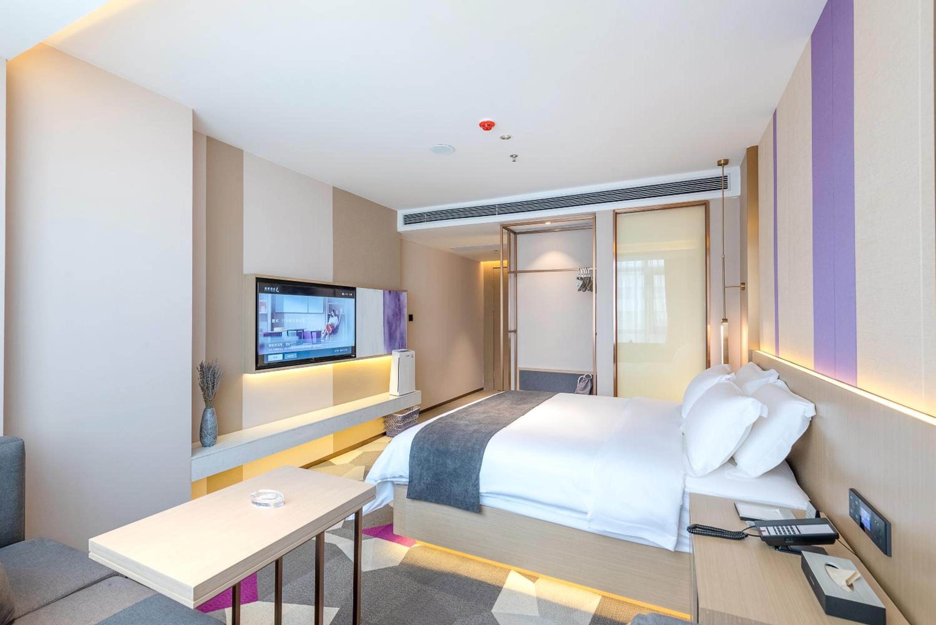 Sleepy Double Room - Male photo 1