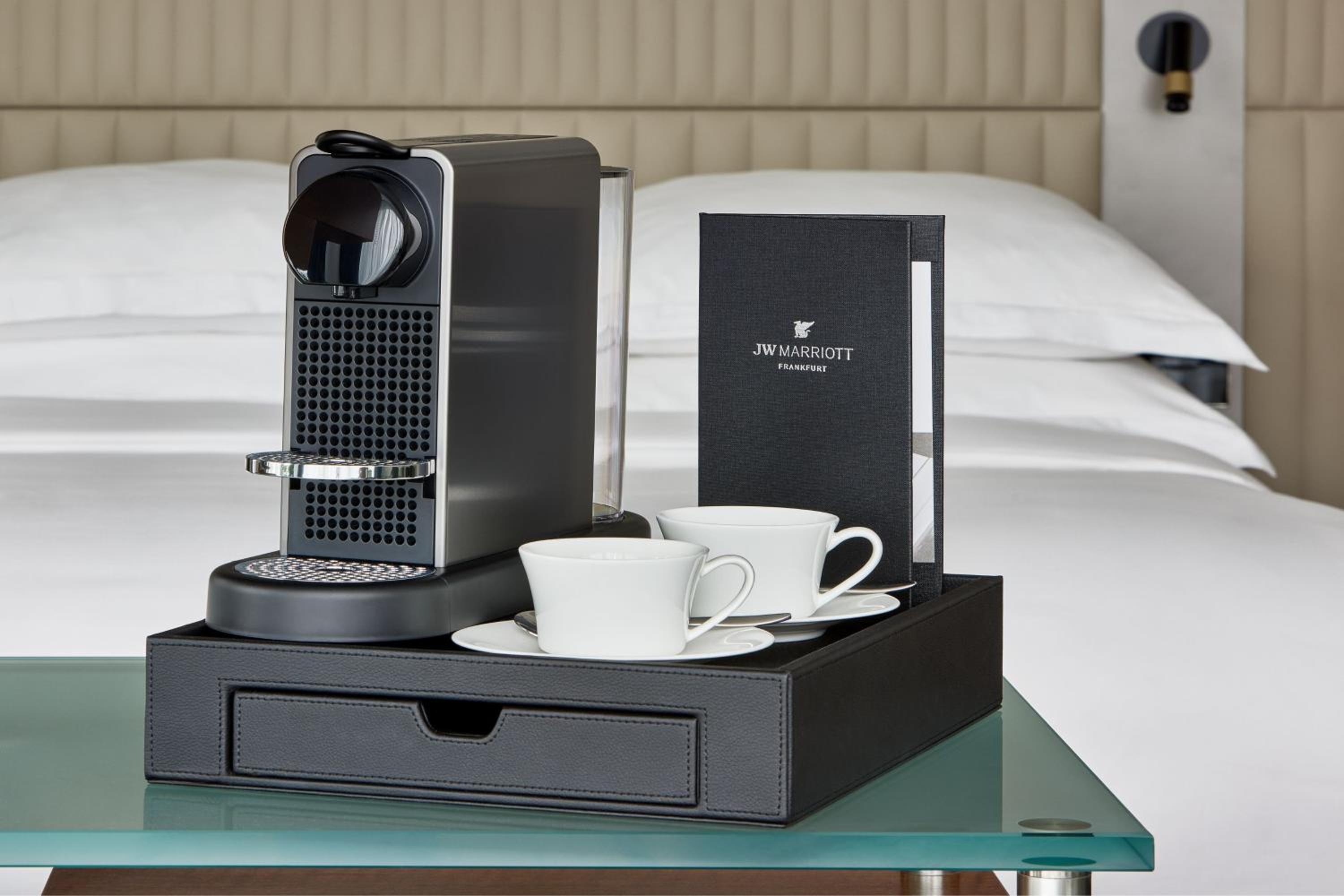 Deluxe King Room - Photo 2
