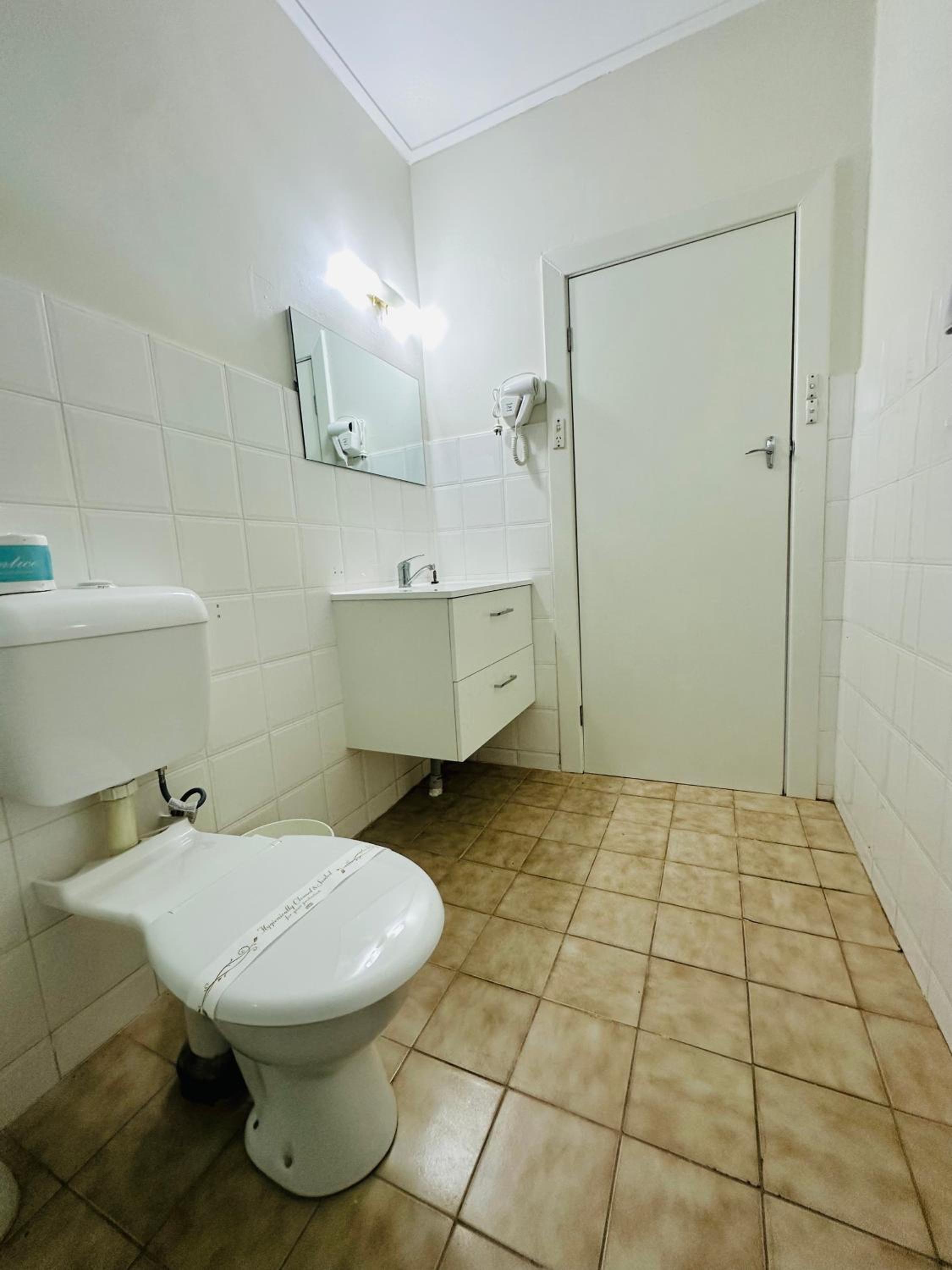 Deluxe Family Suite - Photo 2