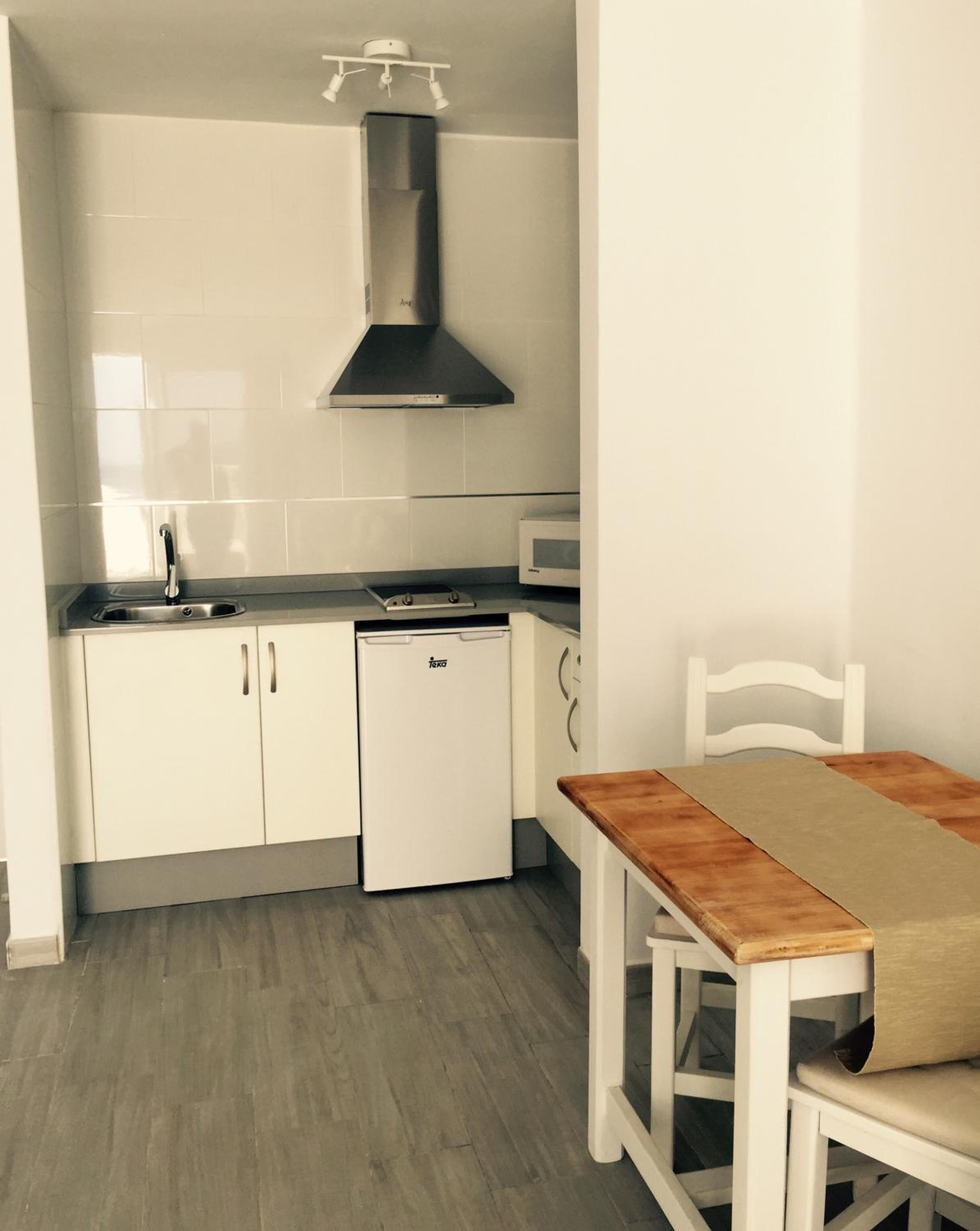 One-Bedroom Apartment with Sea View (2 Adults) - Photo 4