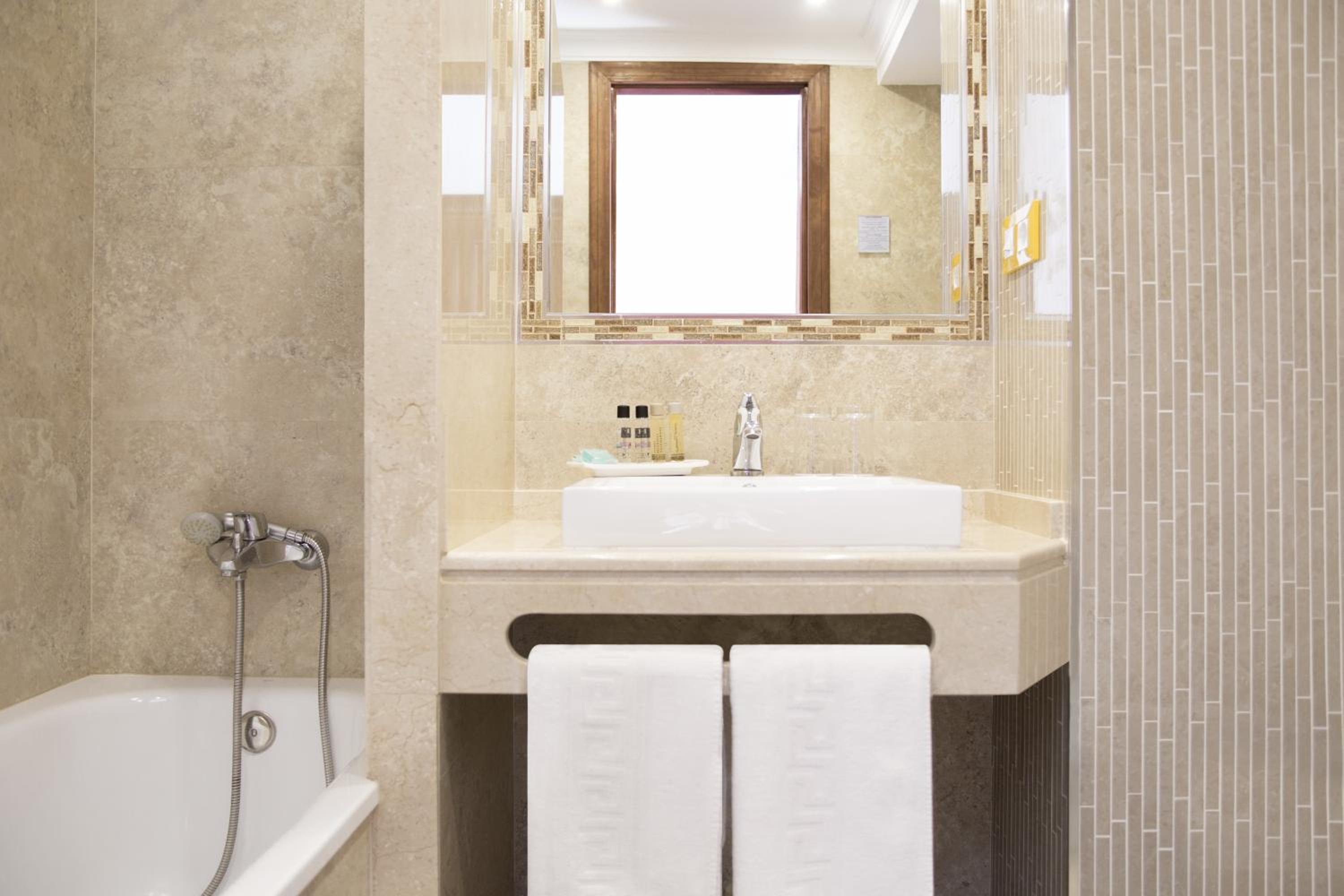 Superior Double or Twin Room with Terrace photo 2