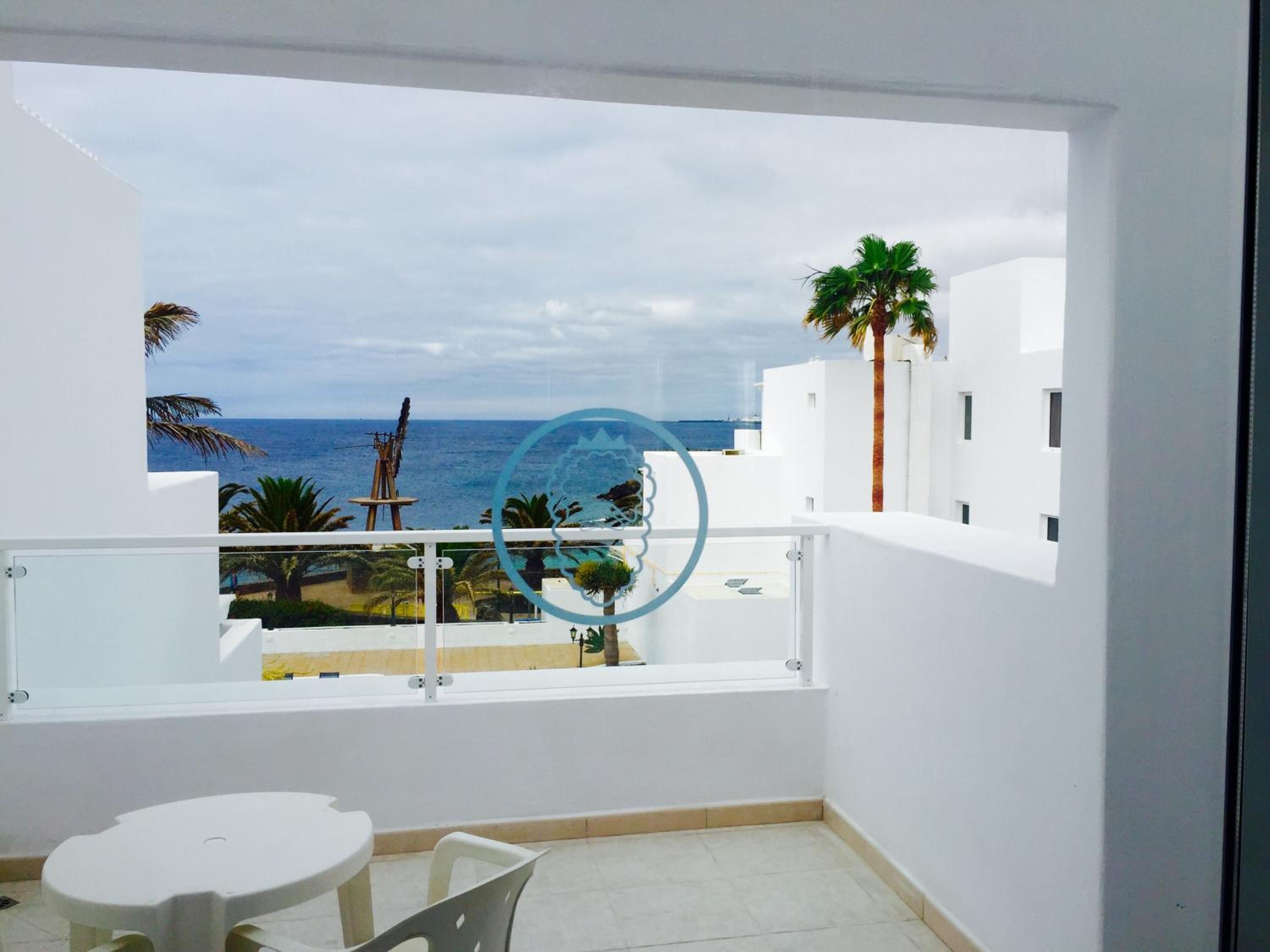 One-Bedroom Apartment with Sea View (2 Adults) - Photo 16