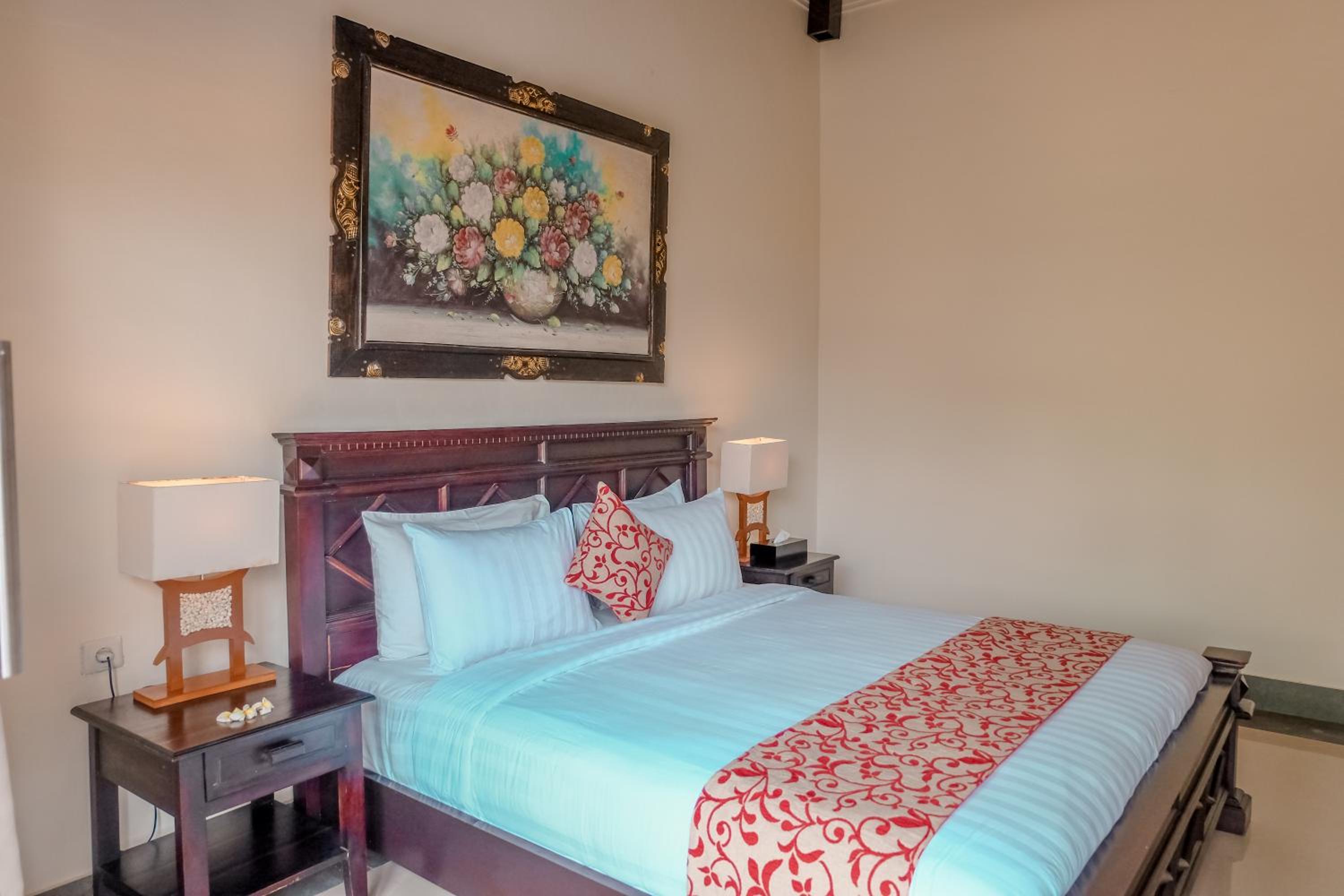 Three-Bedroom Villa - Photo 16