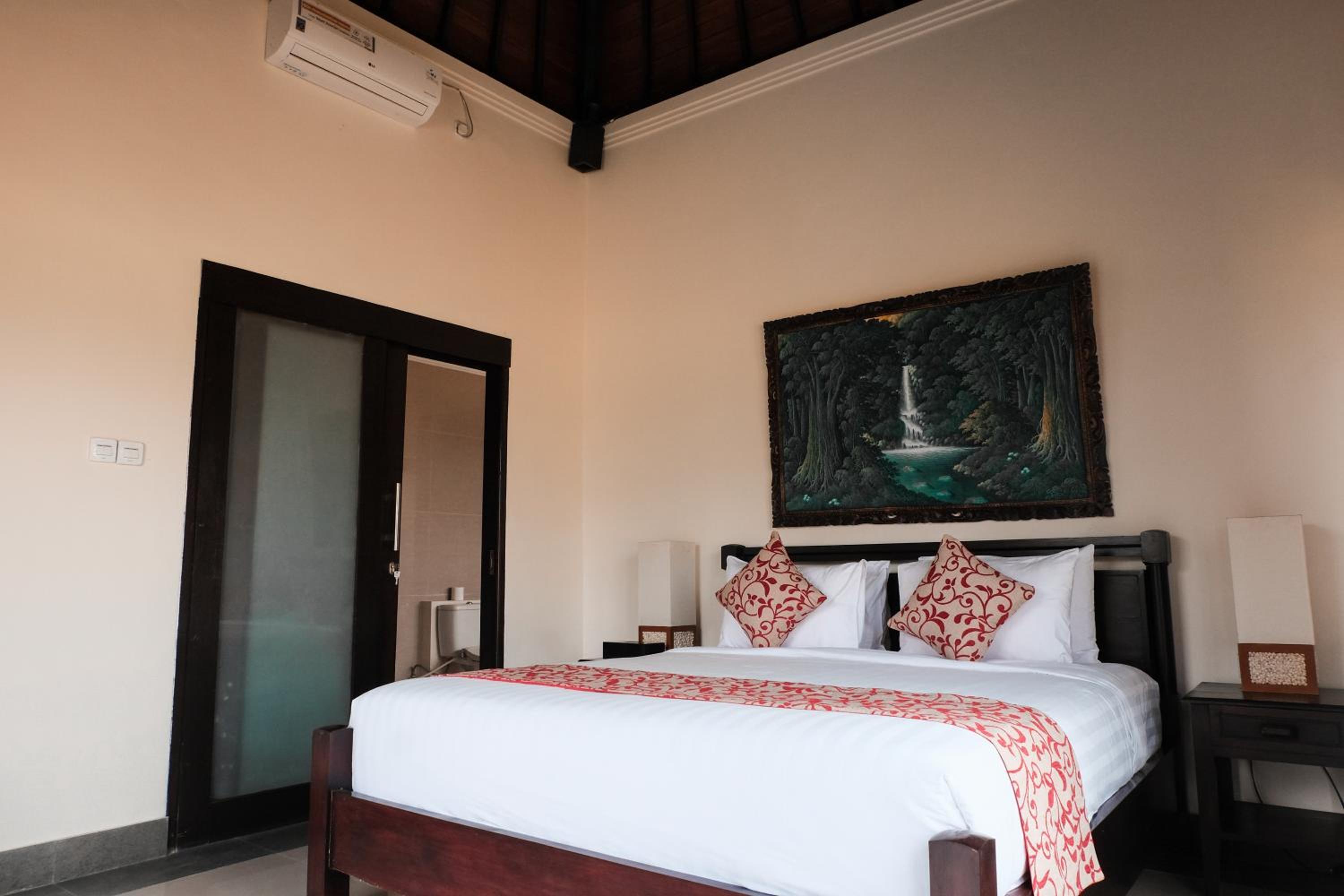 Three-Bedroom Villa - Photo 14