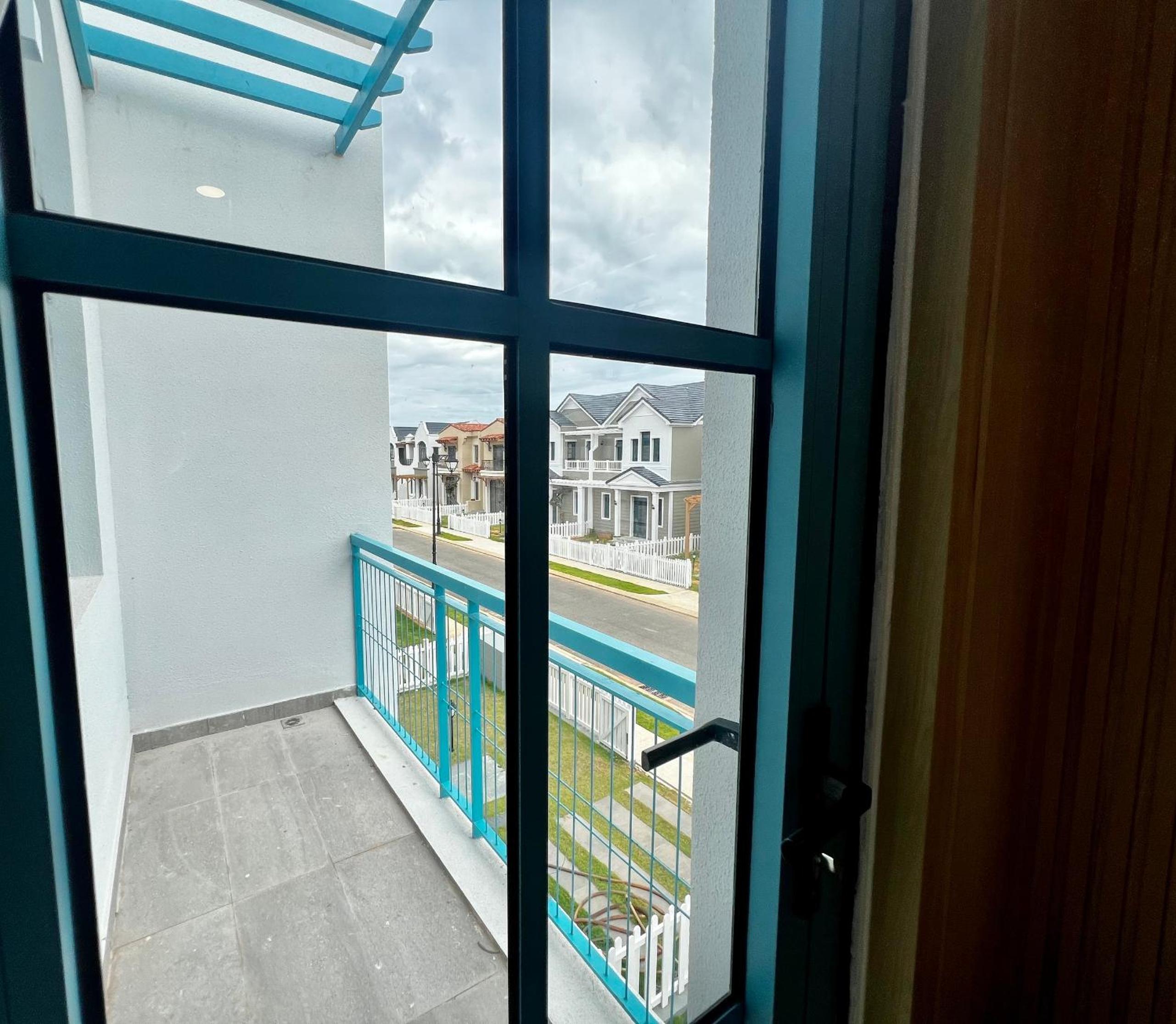 Three-Bedroom Villa photo 2