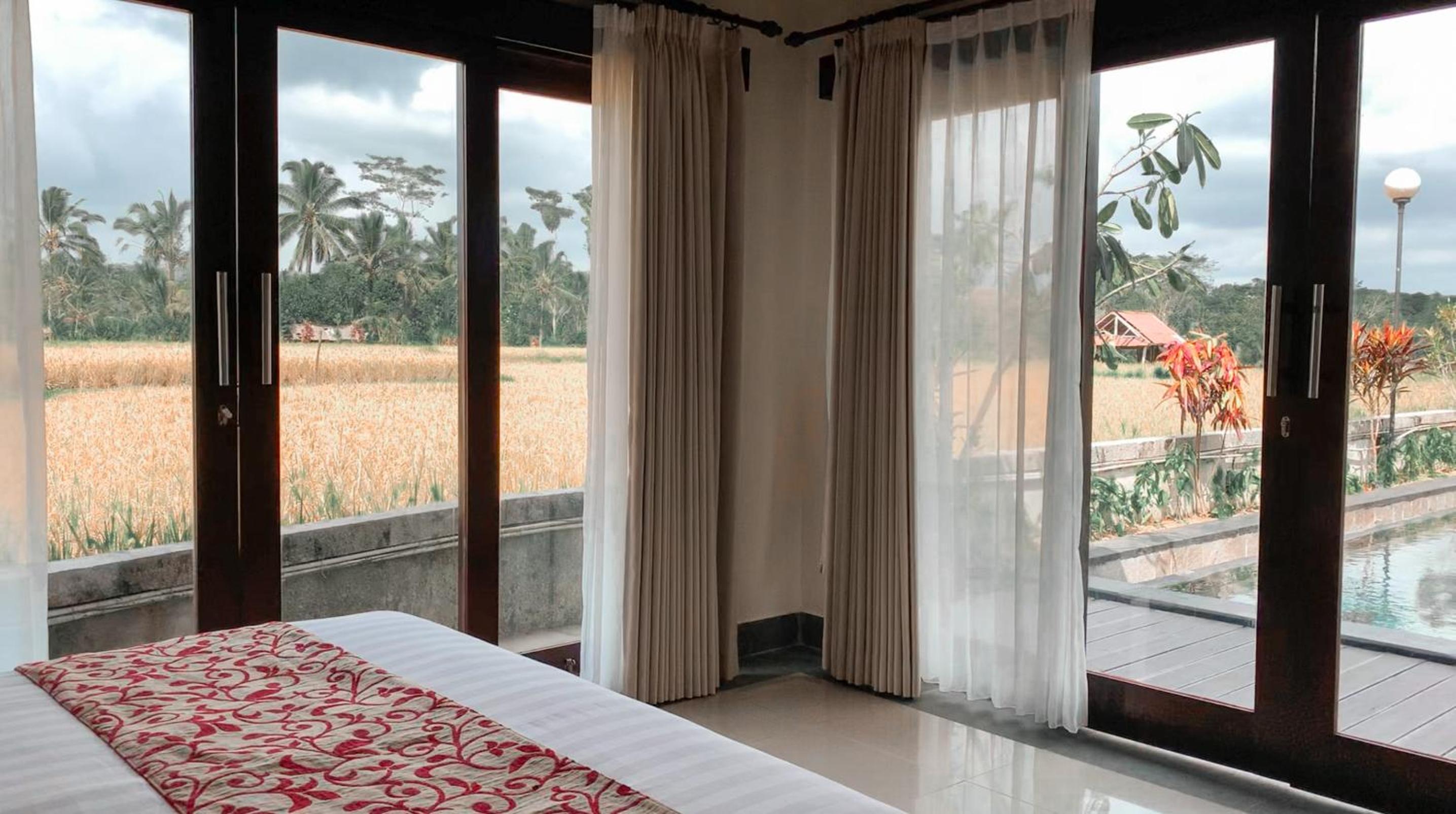 Three-Bedroom Villa - Photo 10