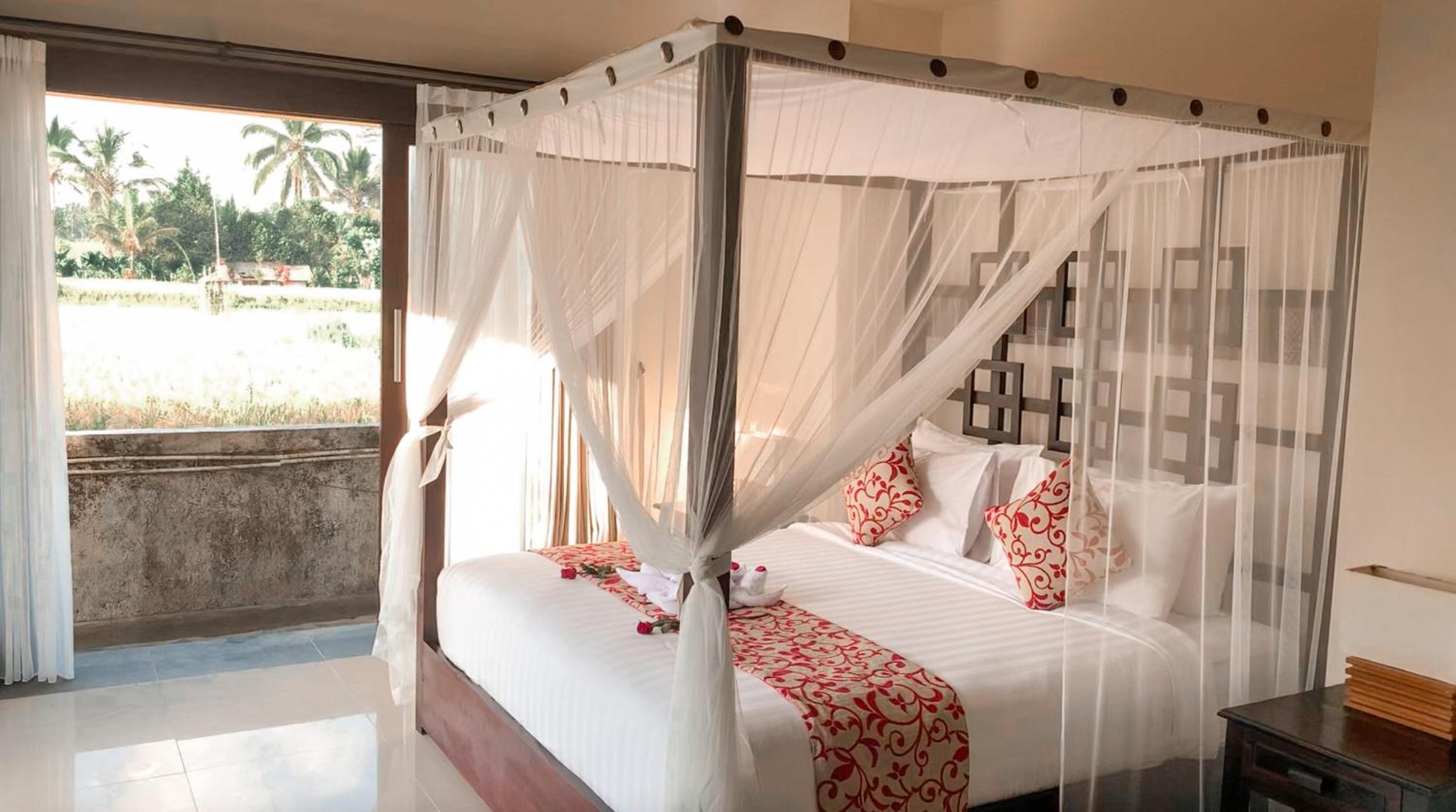 Three-Bedroom Villa - Photo 7
