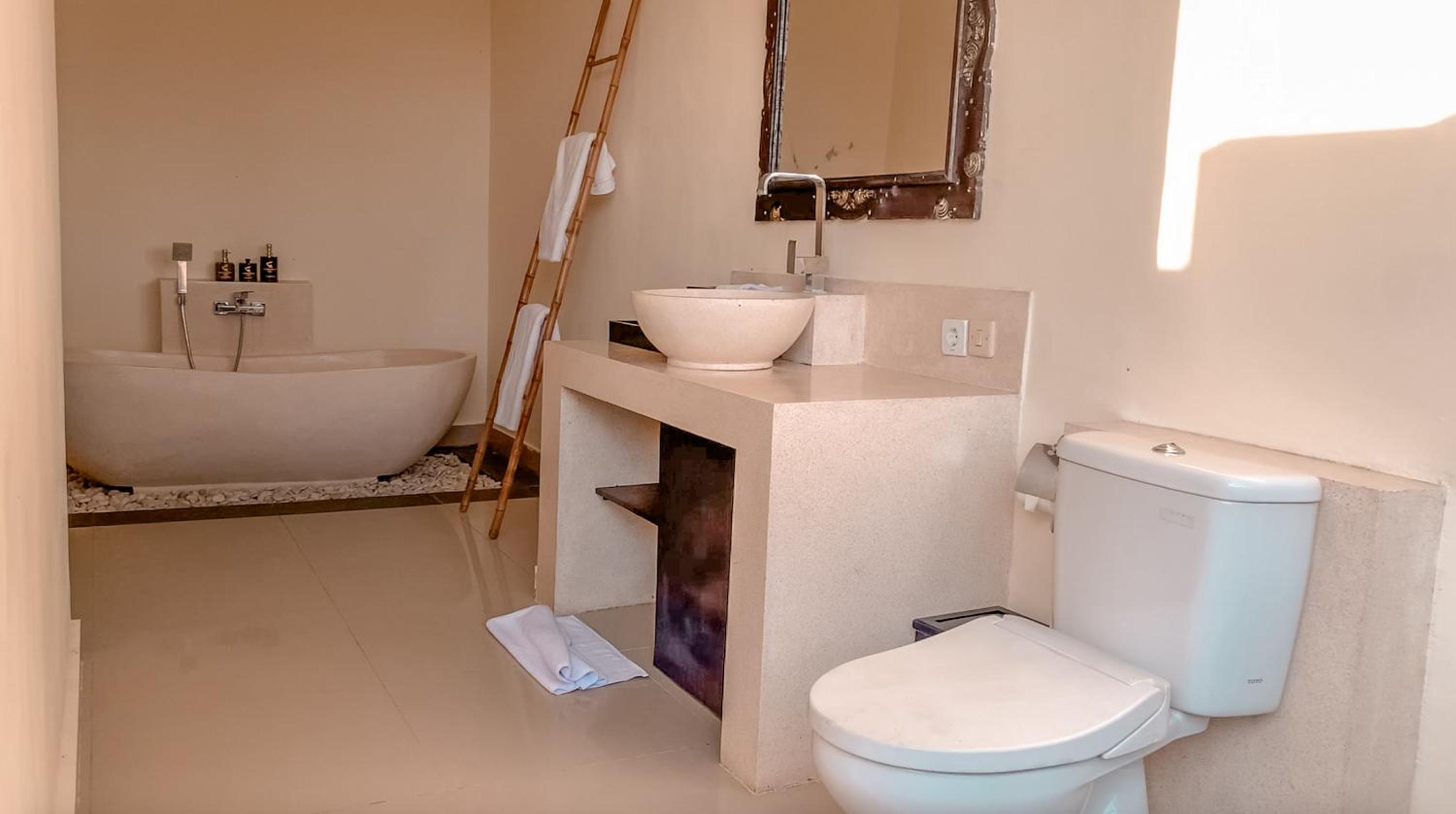 Three-Bedroom Villa - Photo 4