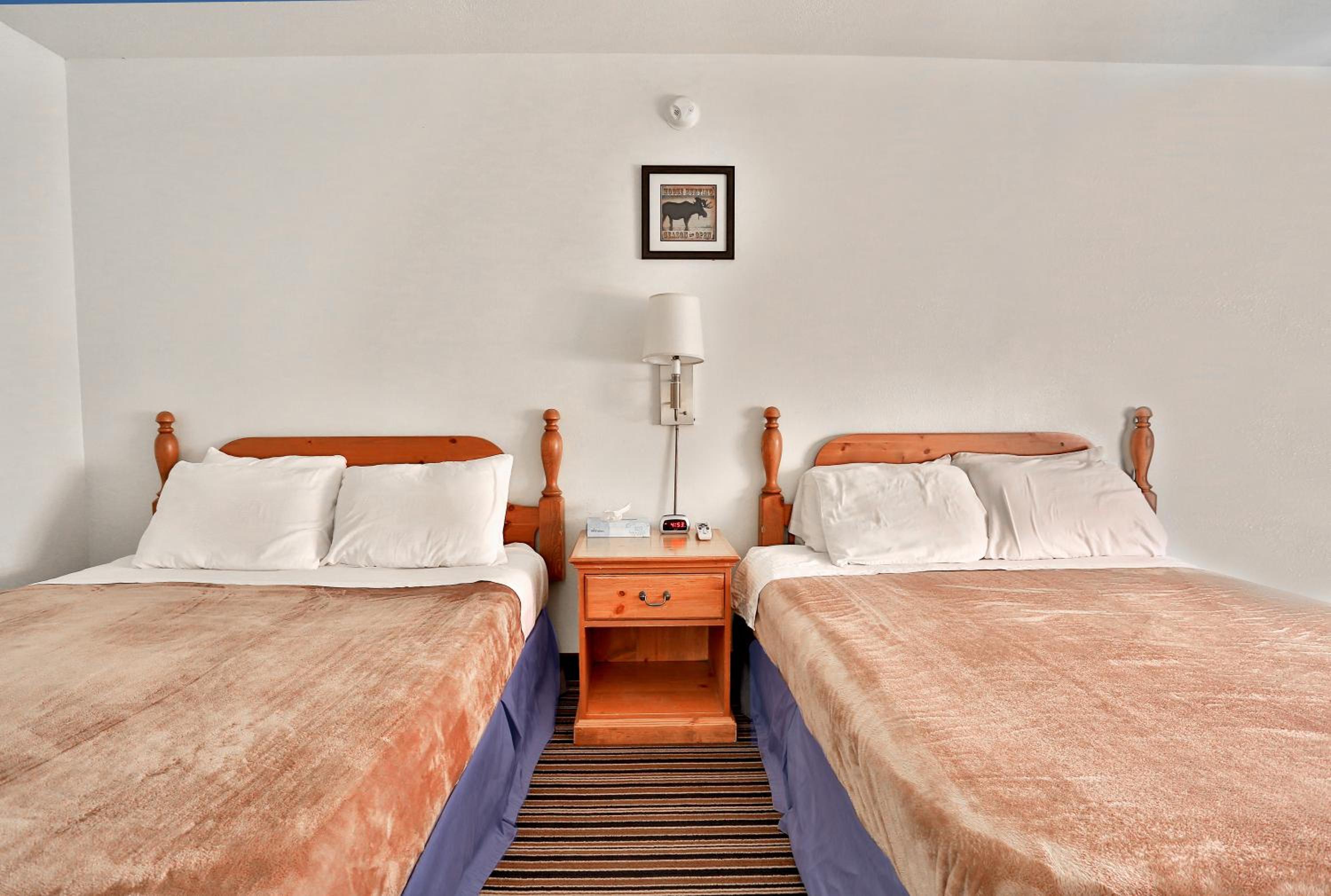 Queen Room With Two Queen Beds photo 1