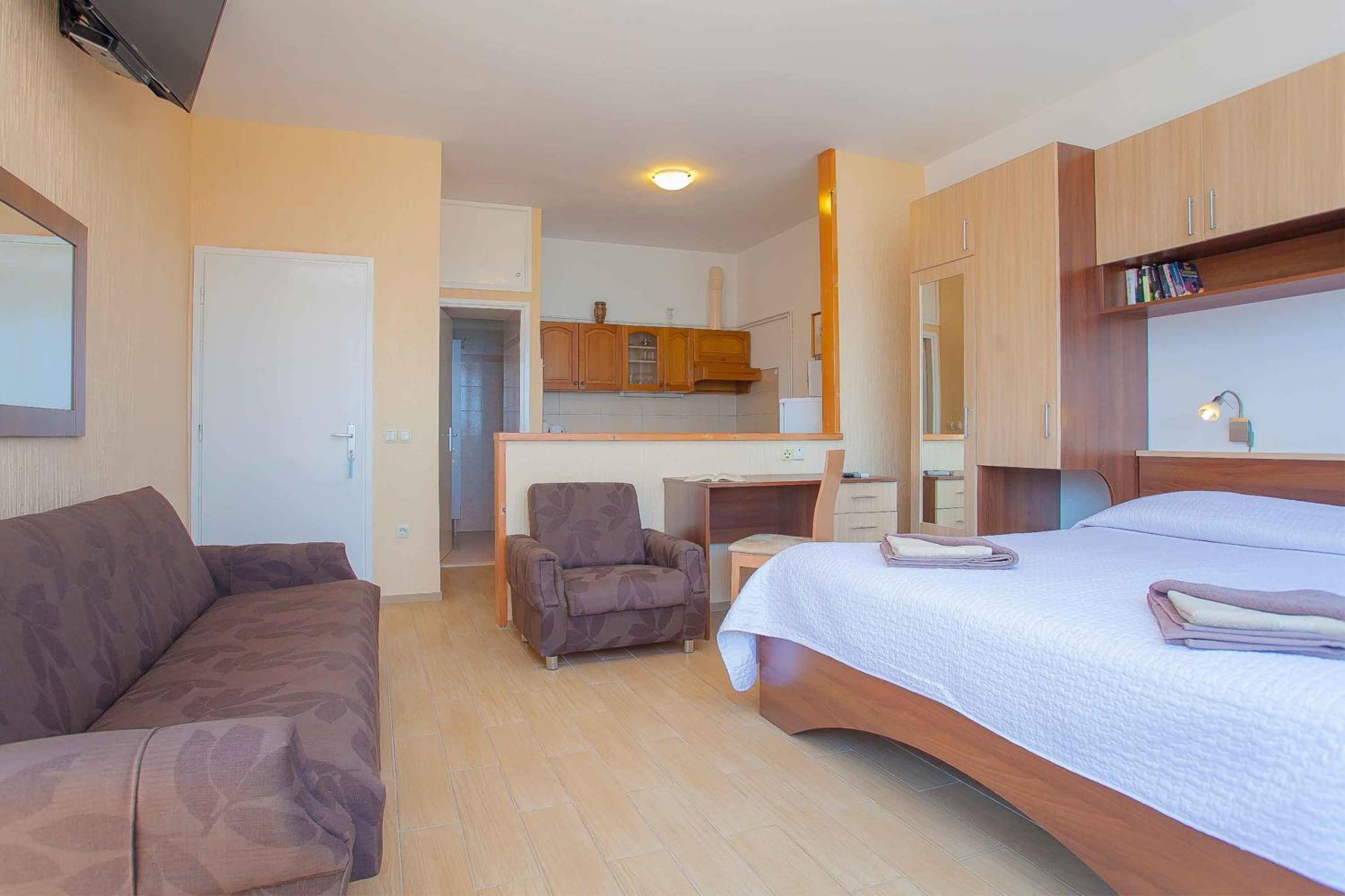 Studio with Balcony and Sea View
