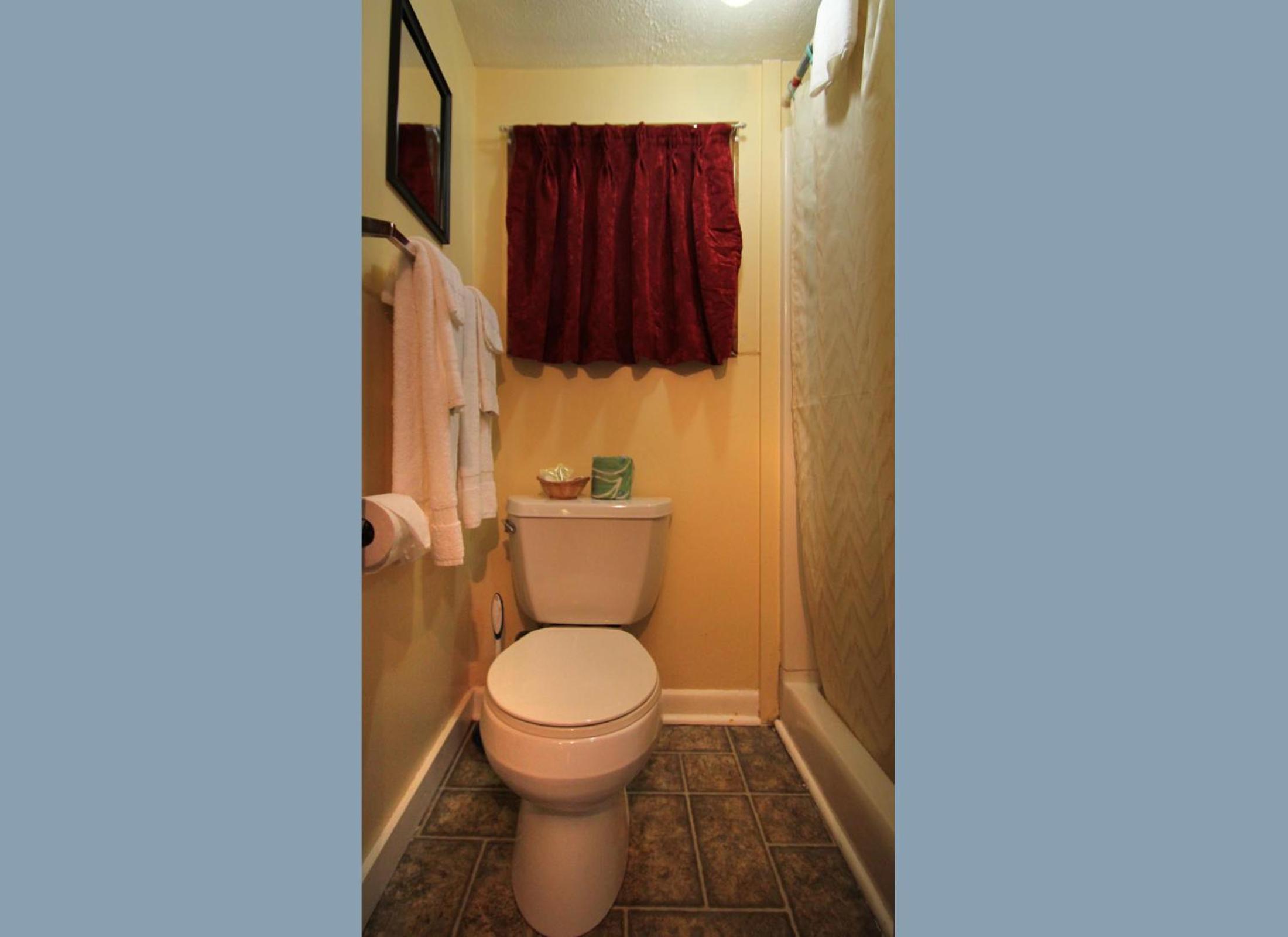 Standard Queen Room with Shower  - Photo 3