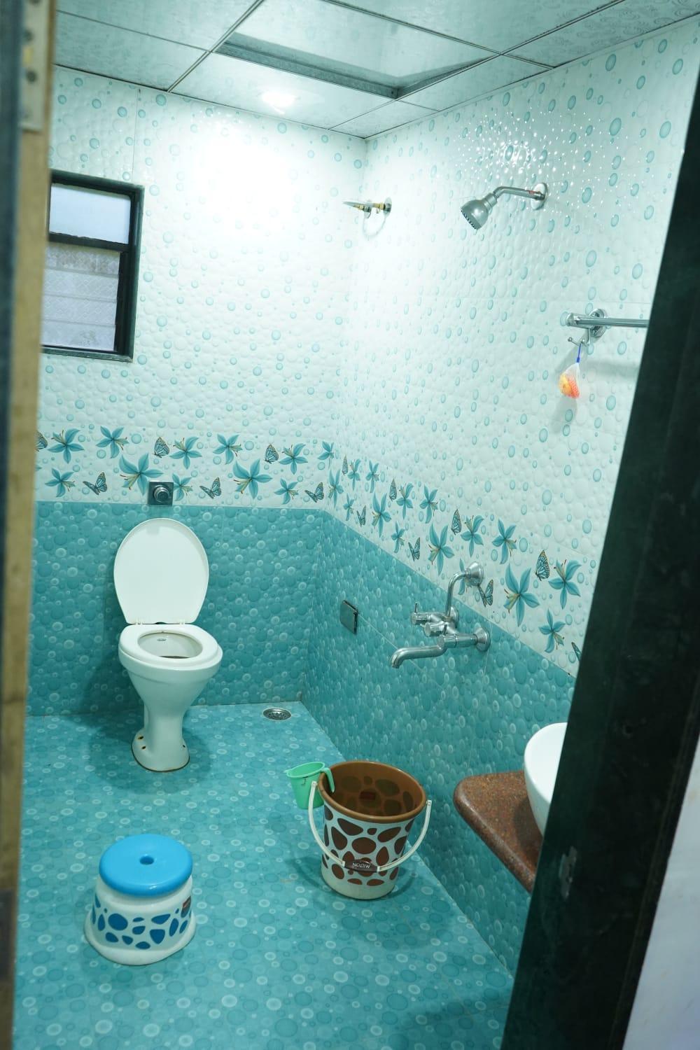 Family Room With Private Bathroom photo 1