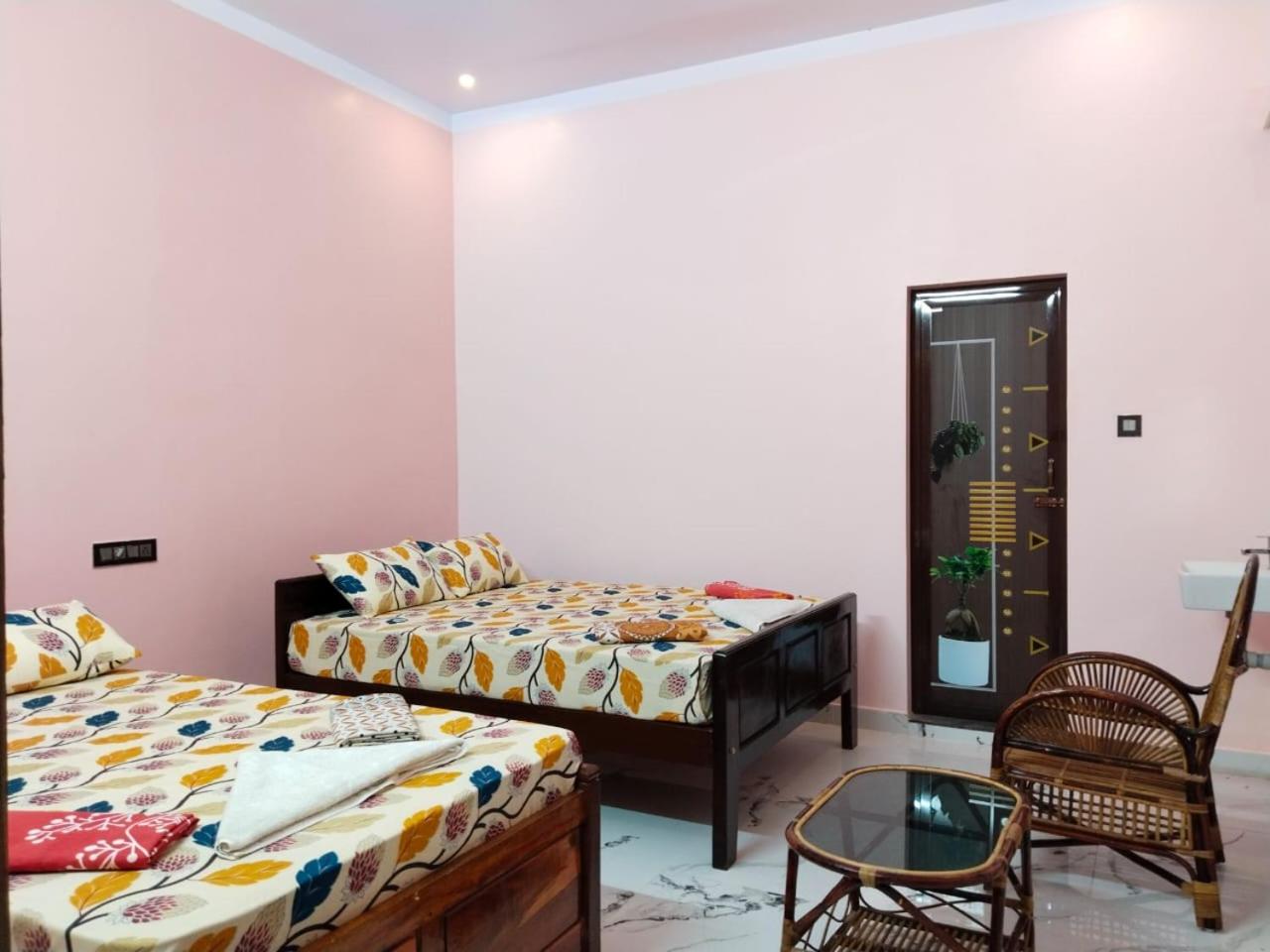 Standard Queen Room