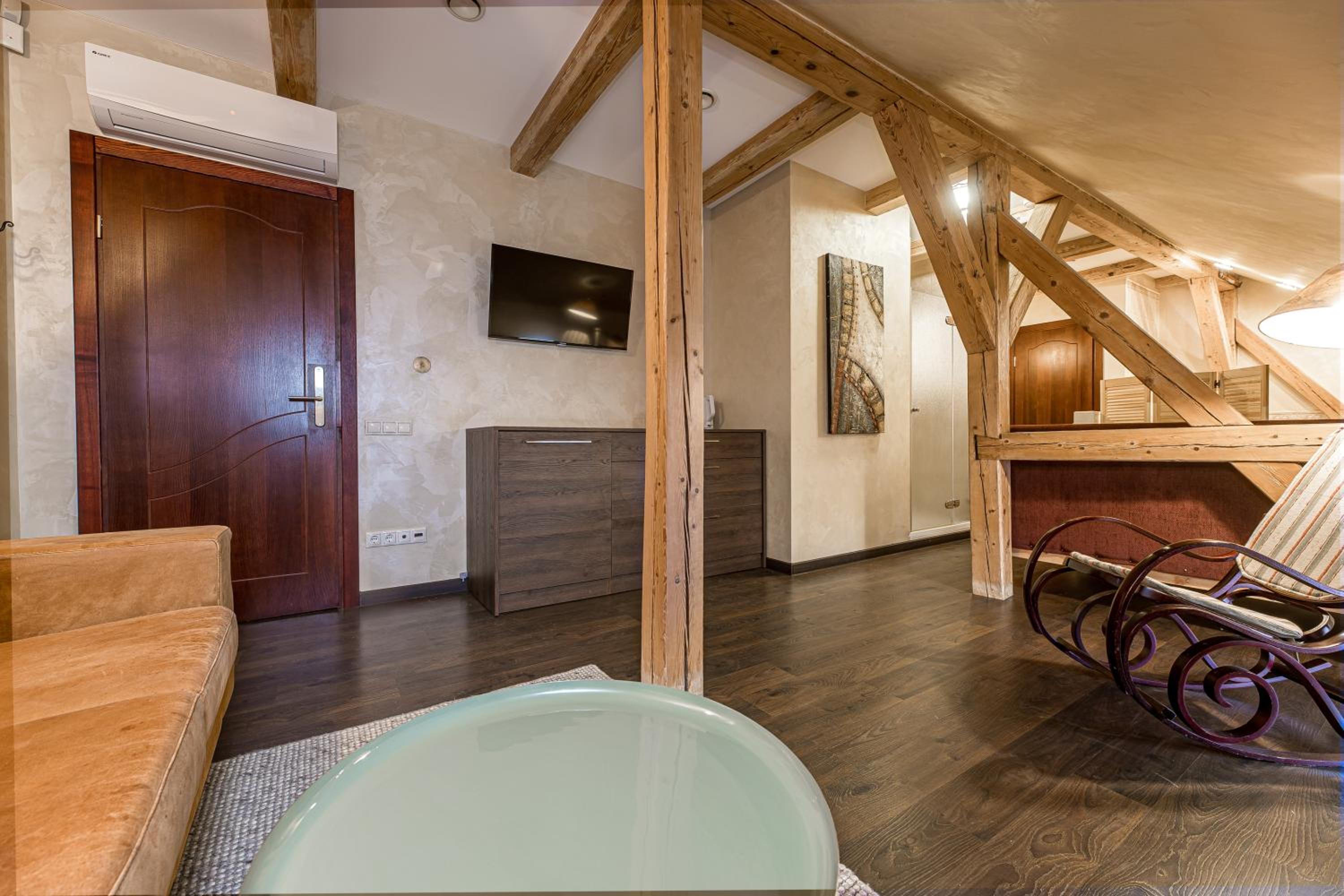 Double Room - Photo 8