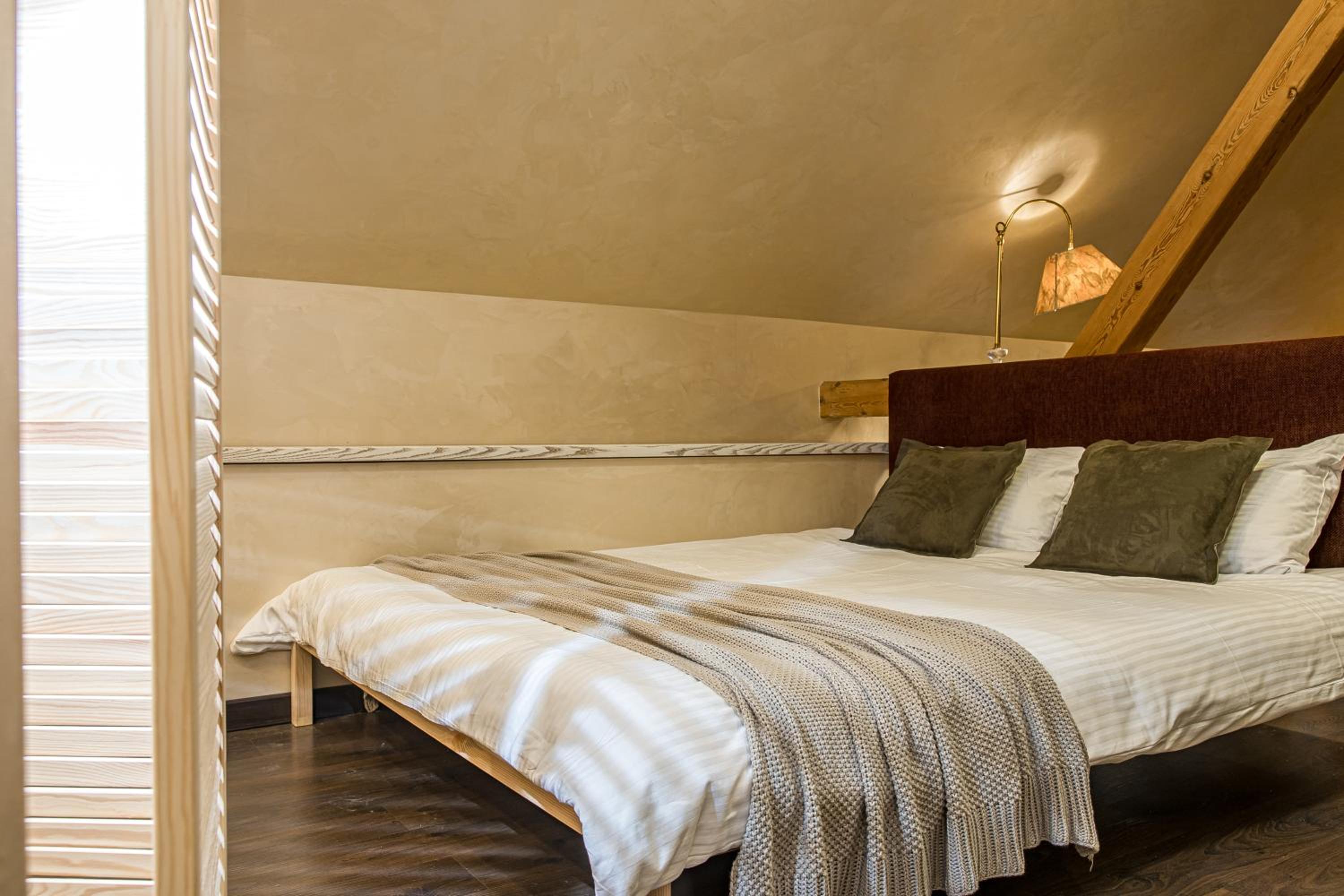 Double Room - Photo 7