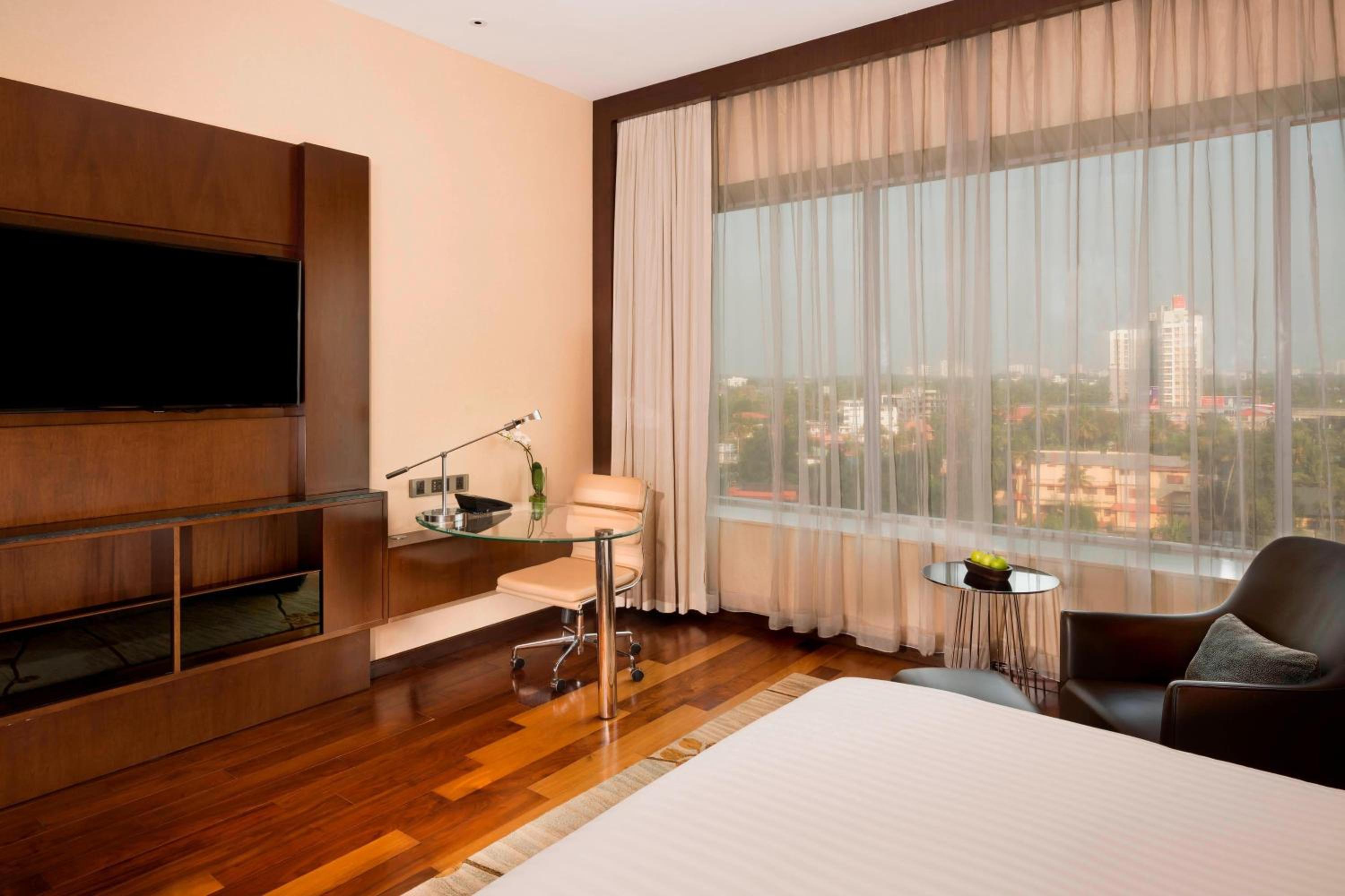 Executive King Room, Executive lounge access, Guest room