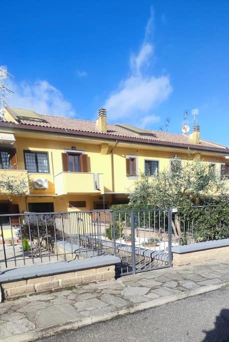 Three-Bedroom House photo 2