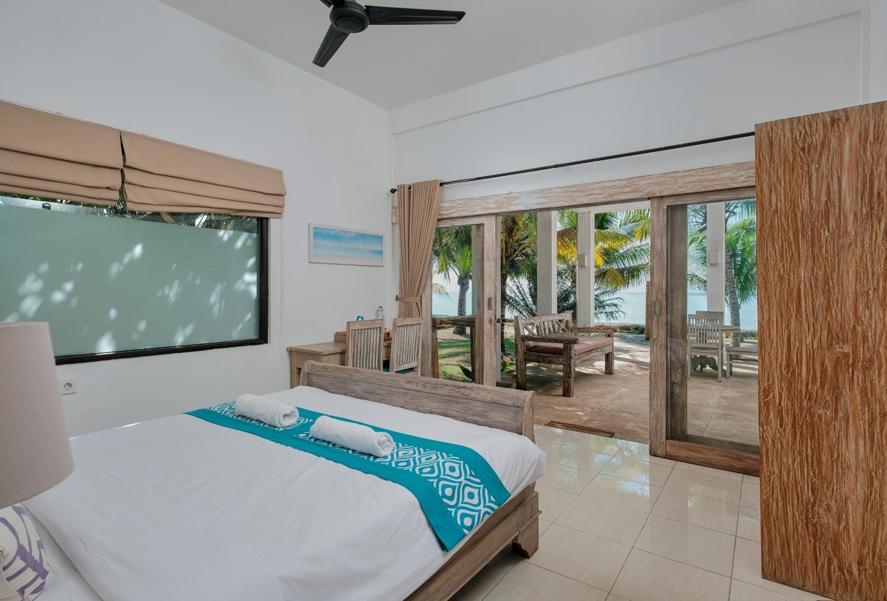 Deluxe Double Room with Balcony and Sea View - Photo 13