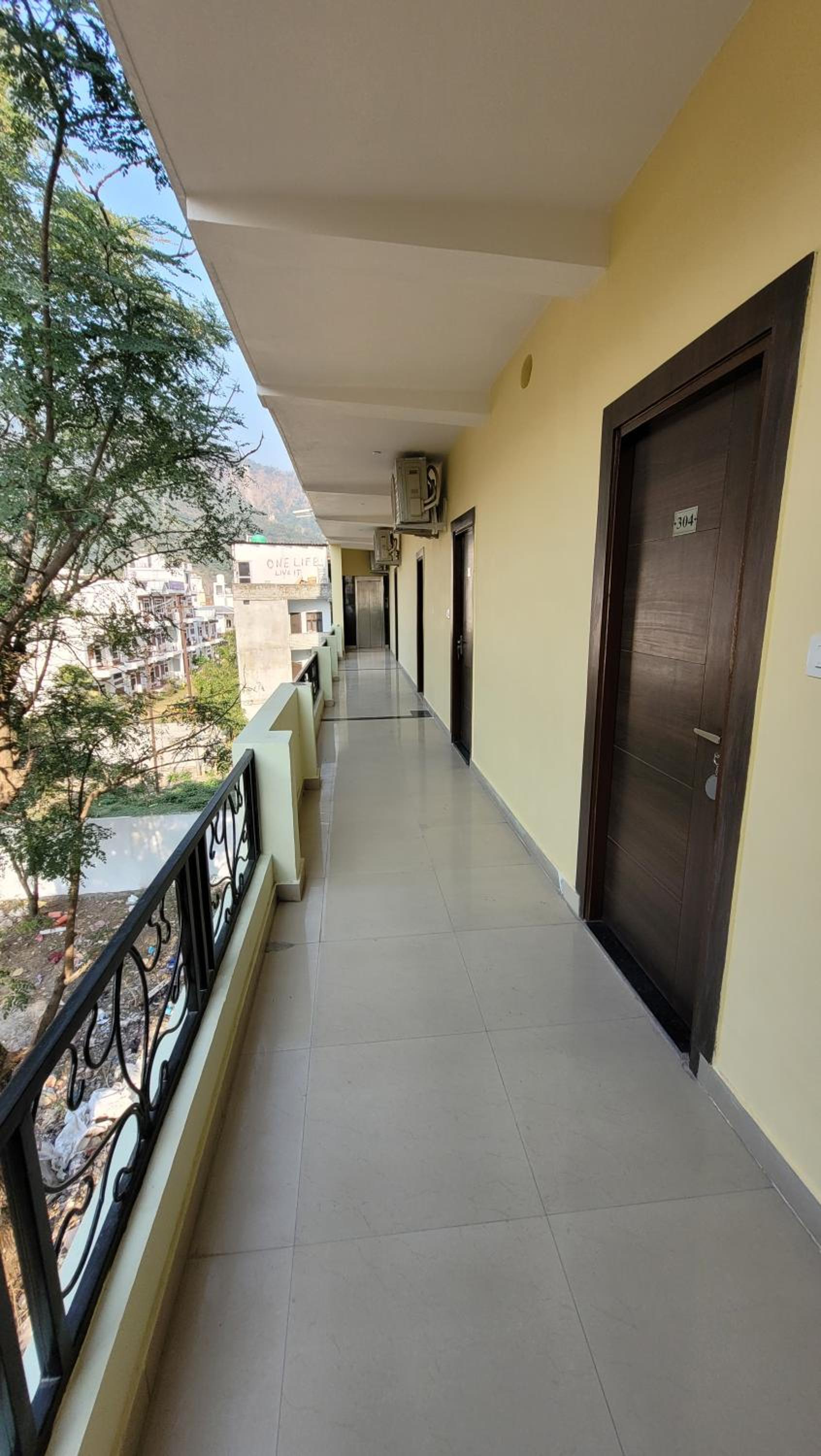 Deluxe Double Room with Balcony - Photo 42