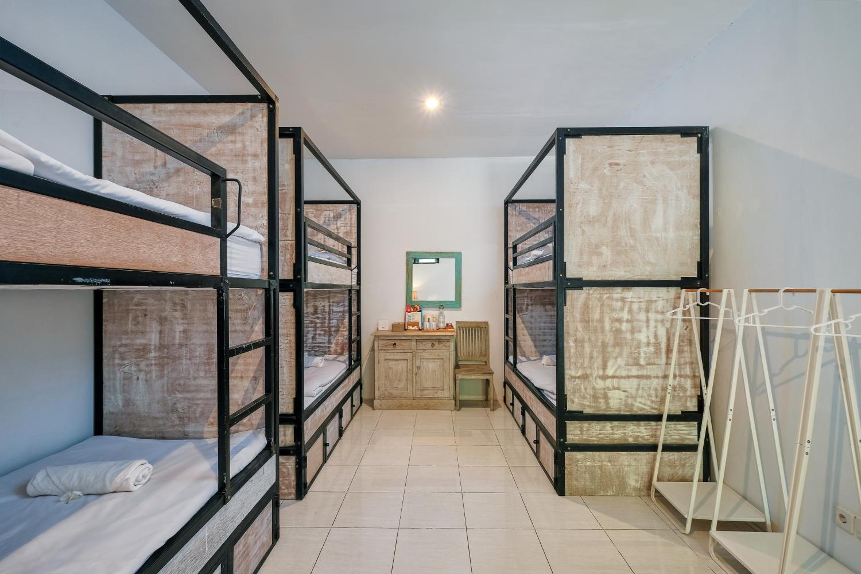 6-Bed Mixed Dormitory Room