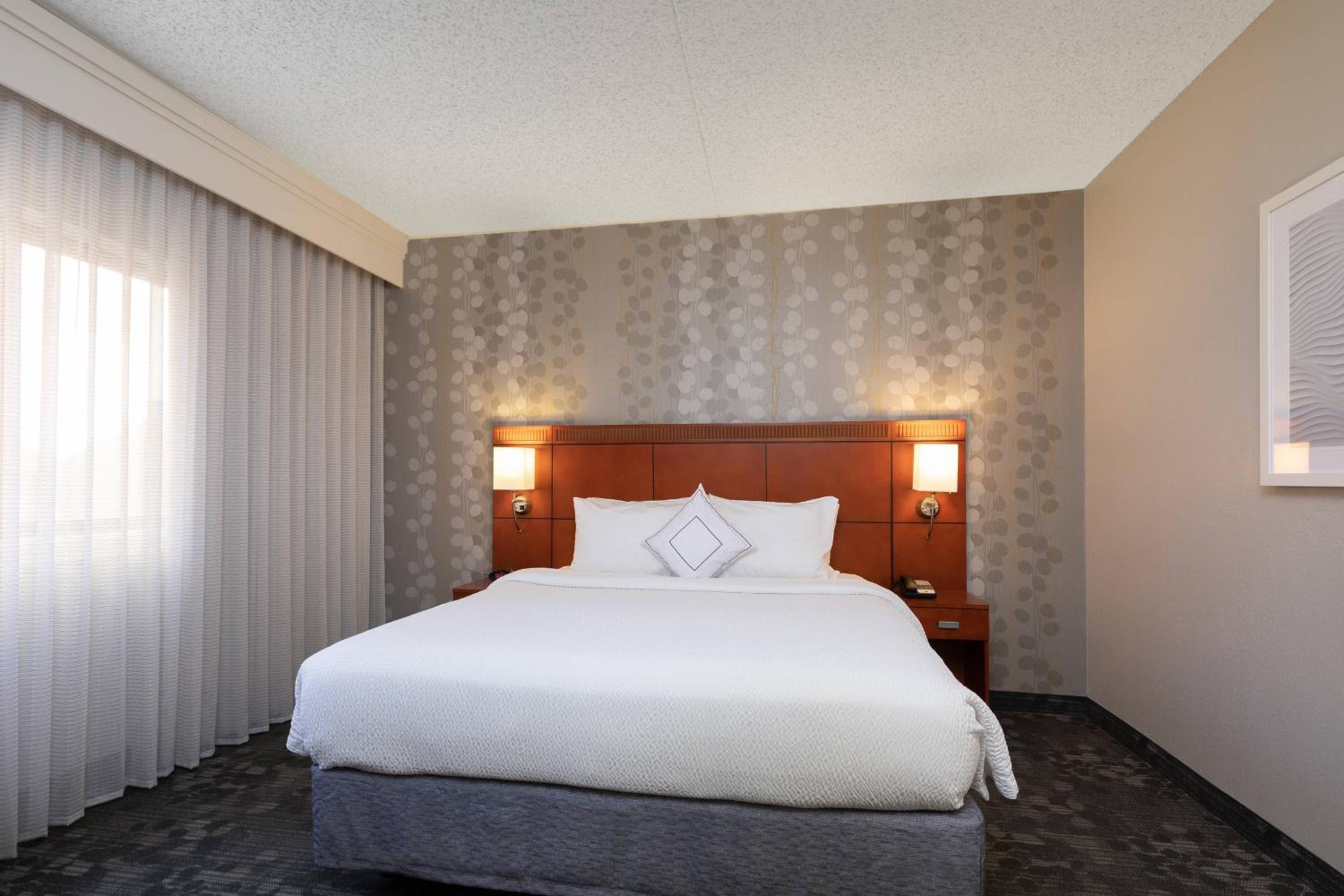King Suite - Photo 3