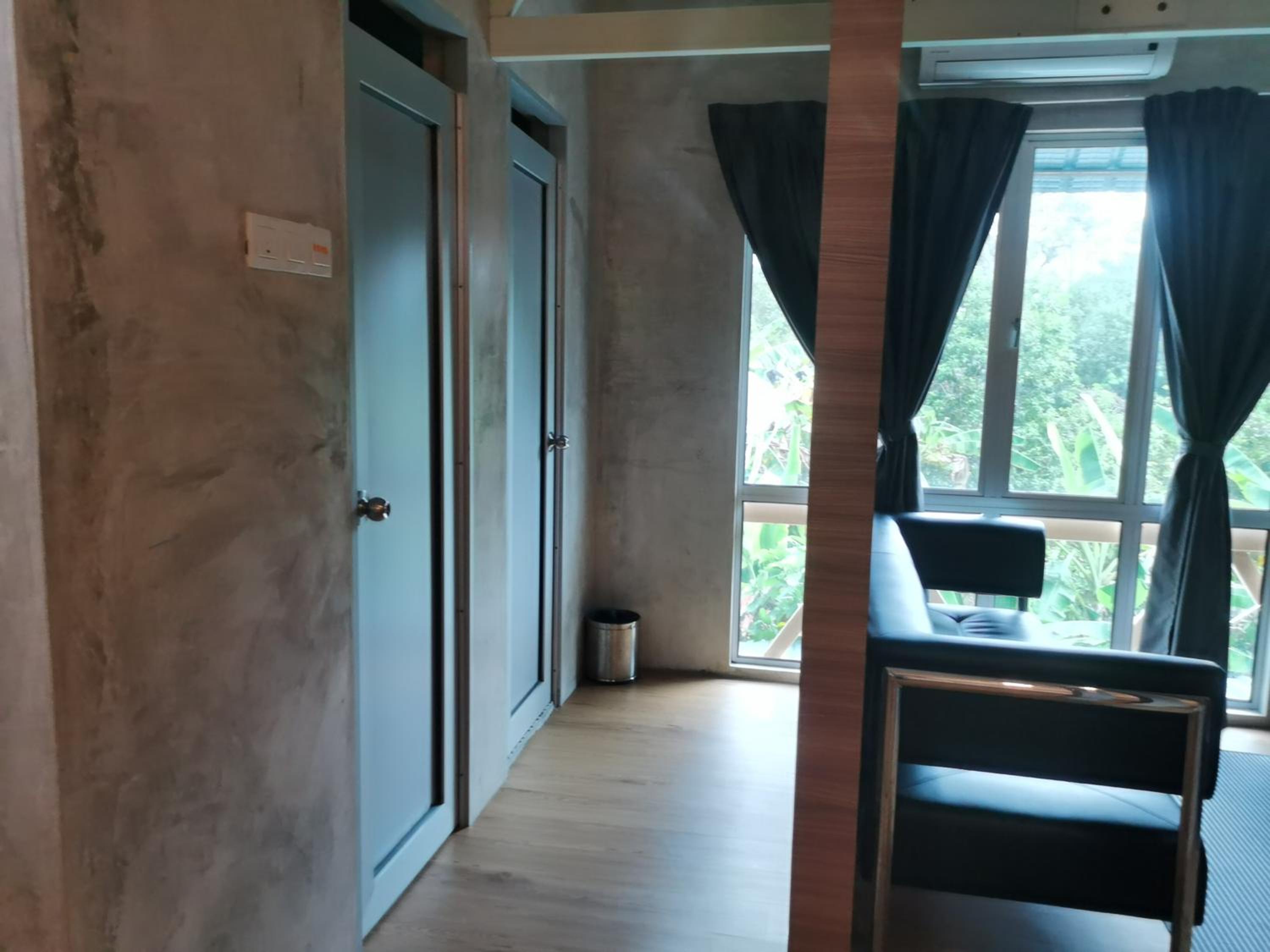 Superior Quadruple Room - Photo 11
