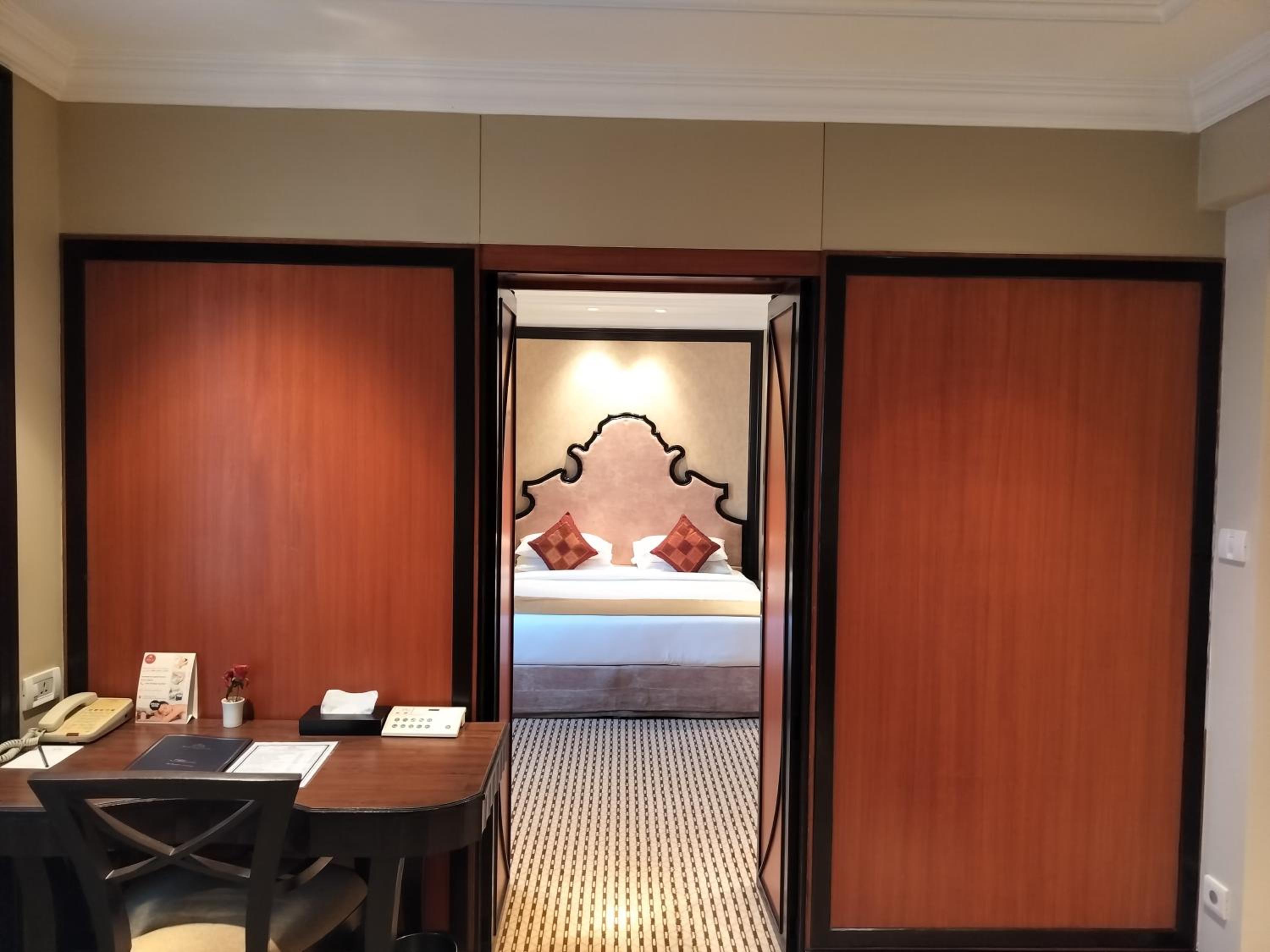 Suite - Photo 5