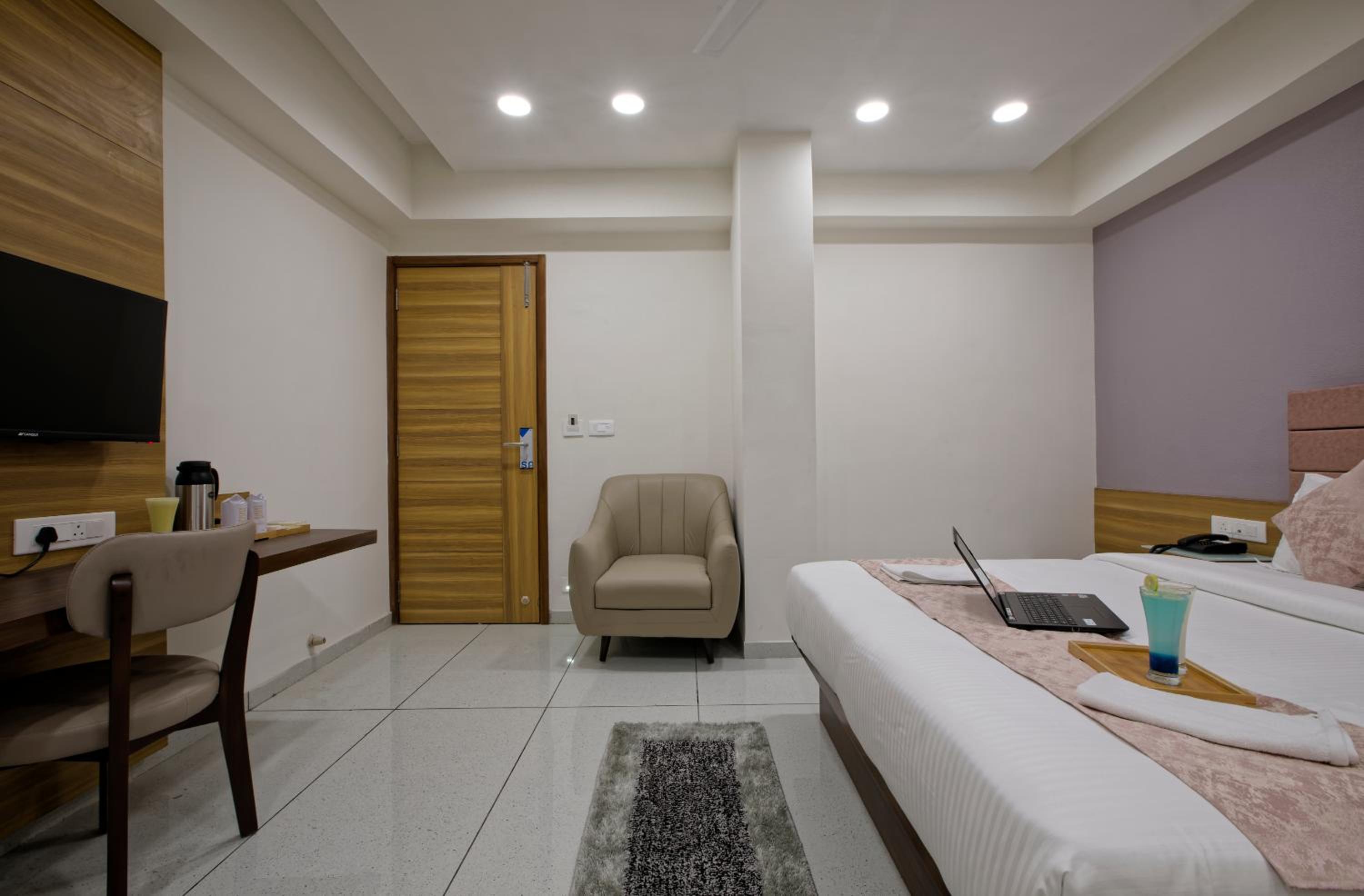 Superior King Room photo 3