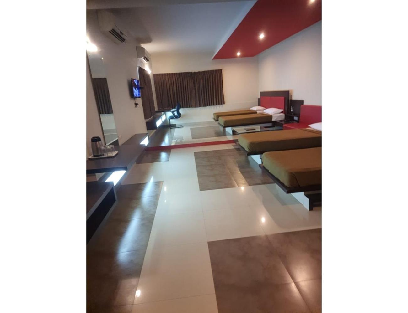 Deluxe Room - Photo 3