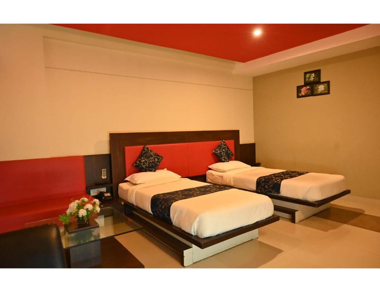 Deluxe Room - Photo 2