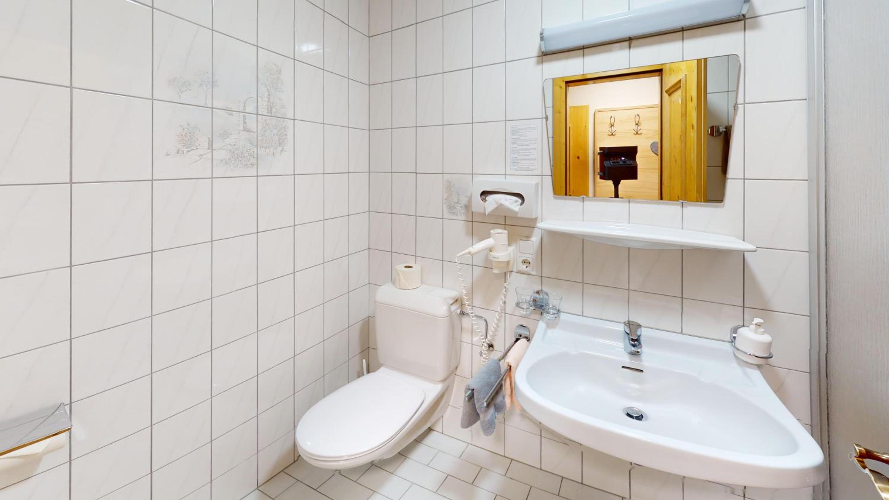 Family Room with Shower photo 3
