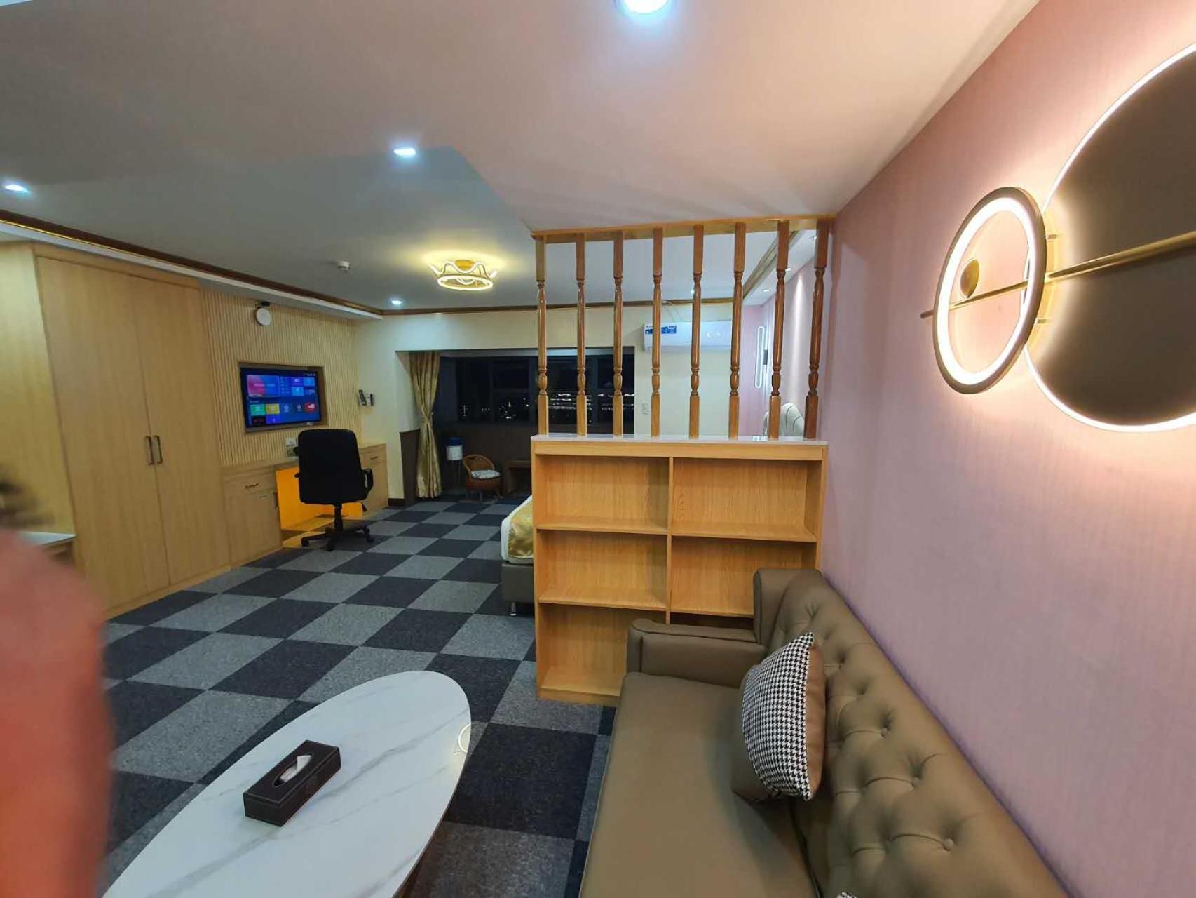 Superior King Room - Photo 7