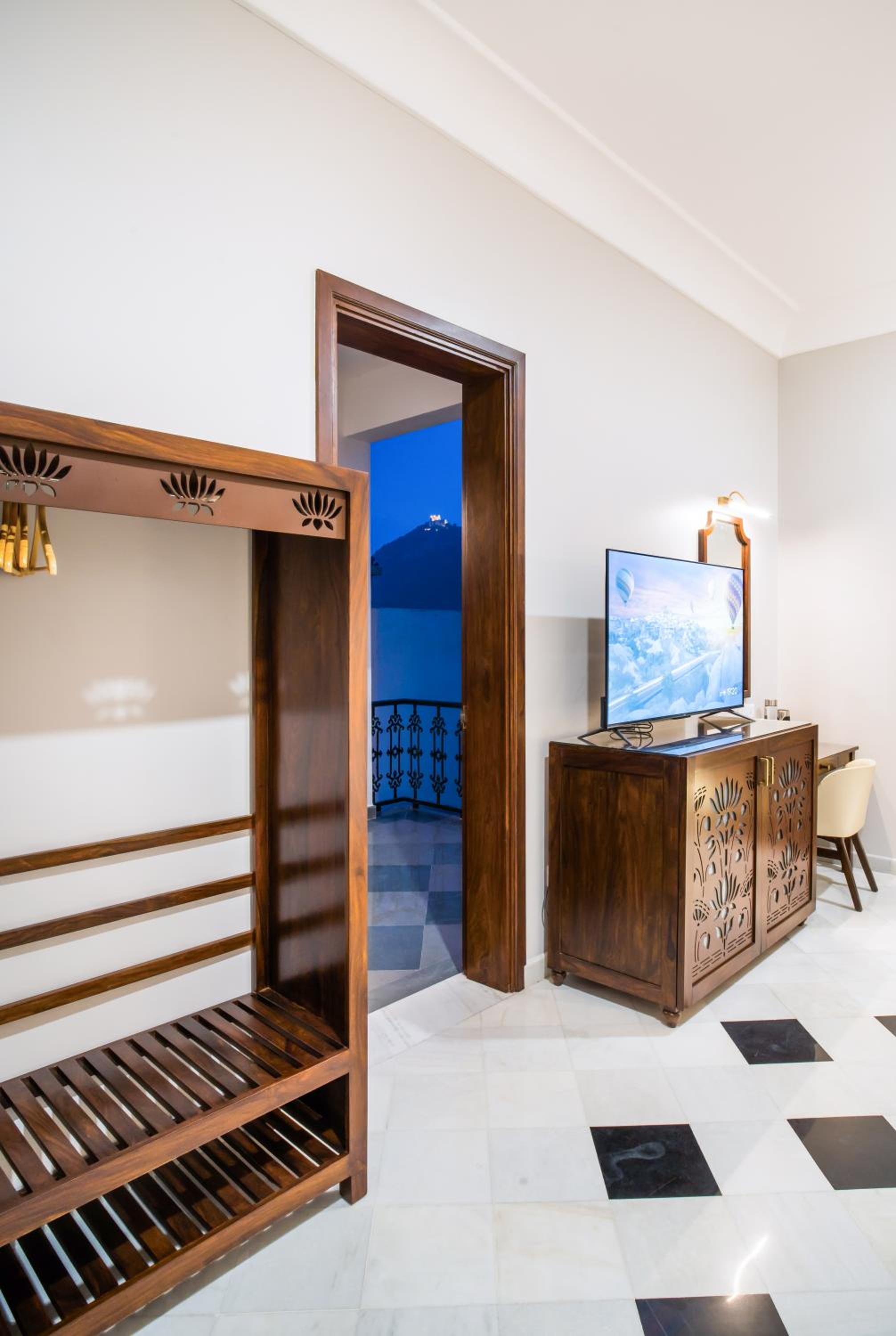 King Room with Balcony photo 3