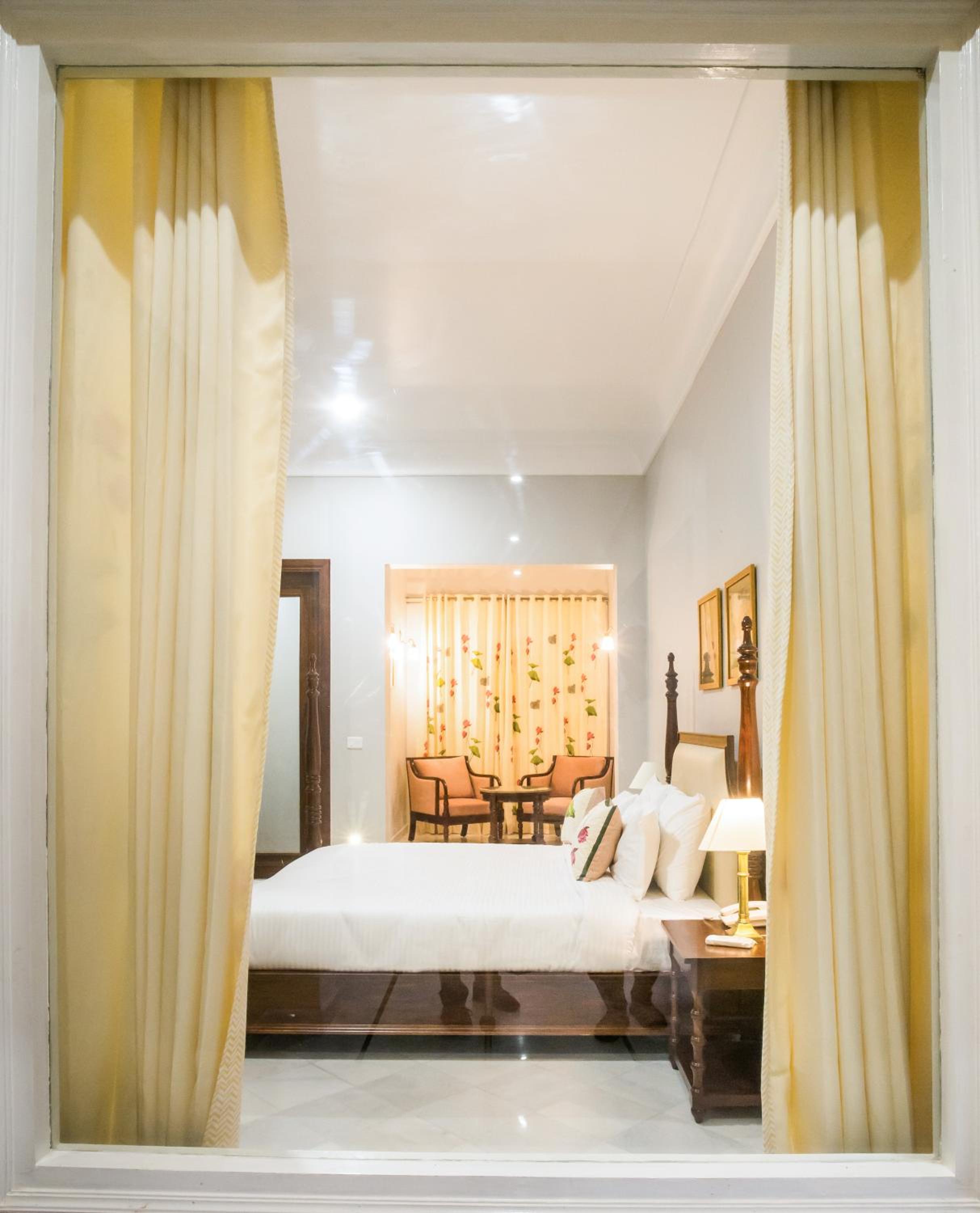 King Room with Balcony photo 2