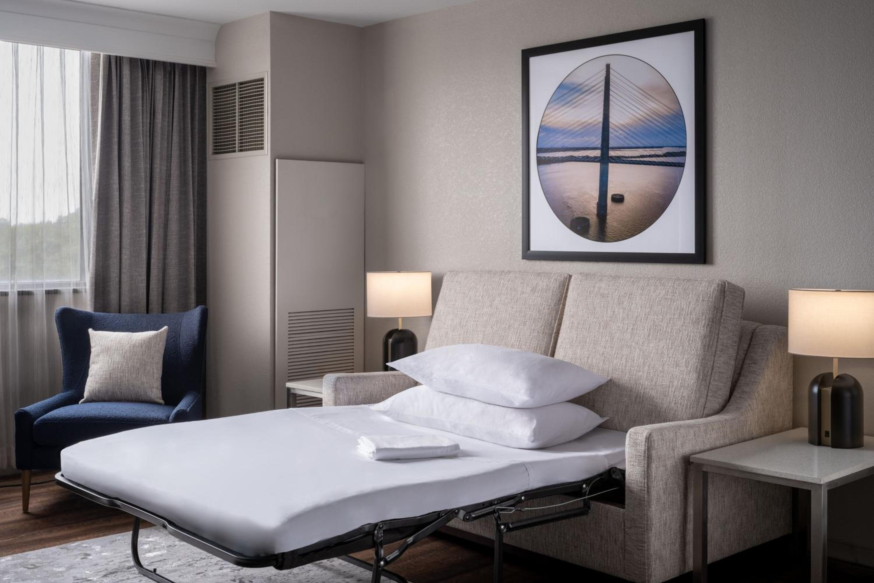 One-Bedroom King Suite with Sofa Bed  - Photo 3