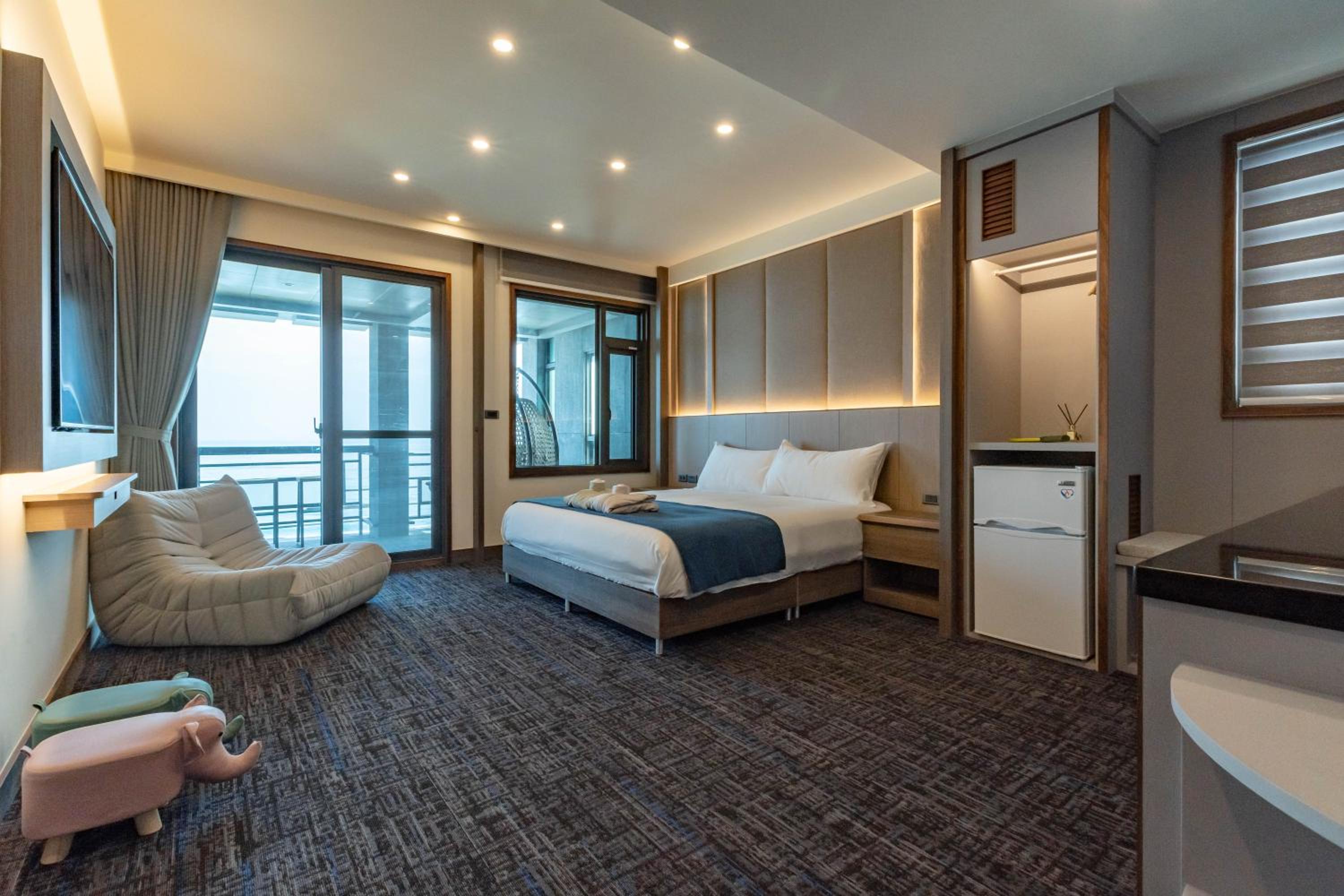 Deluxe Double Room with Balcony and Sea View - Photo 6