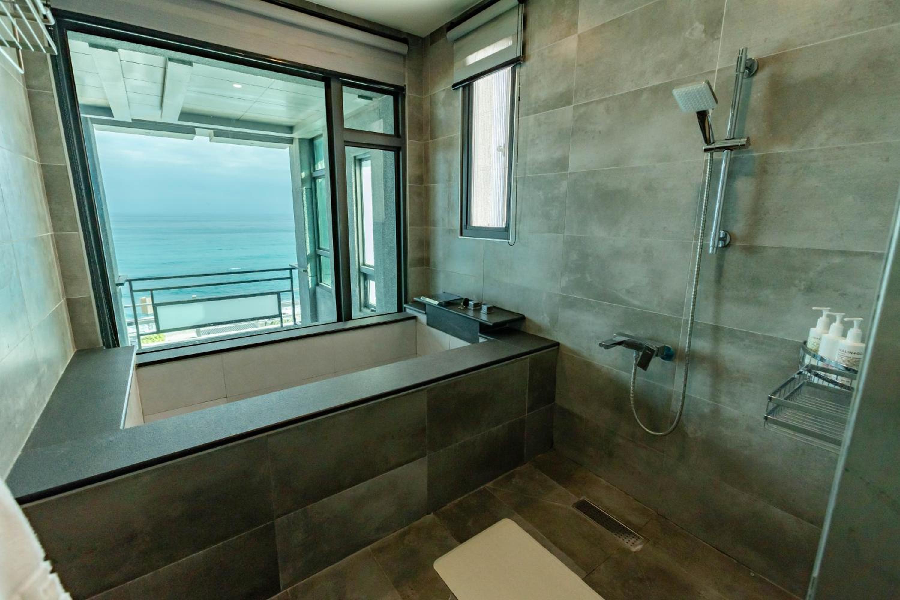 Deluxe Double Room with Balcony and Sea View - Photo 2