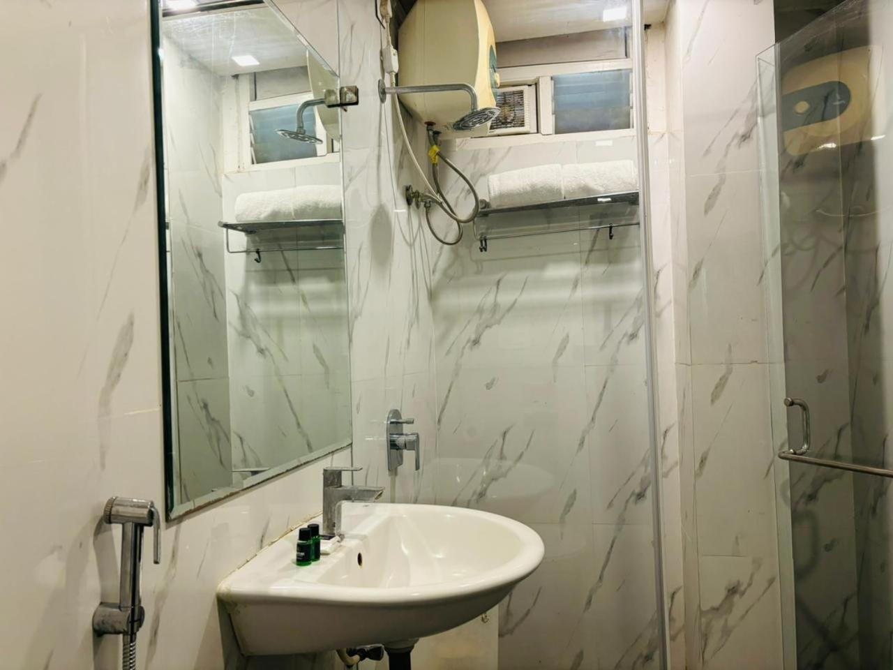 Suite - Photo 3