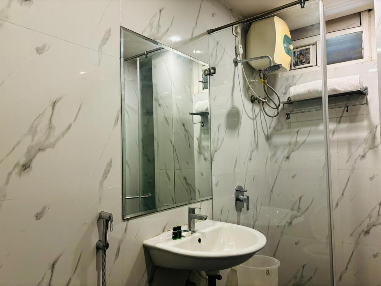 Suite - Photo 2