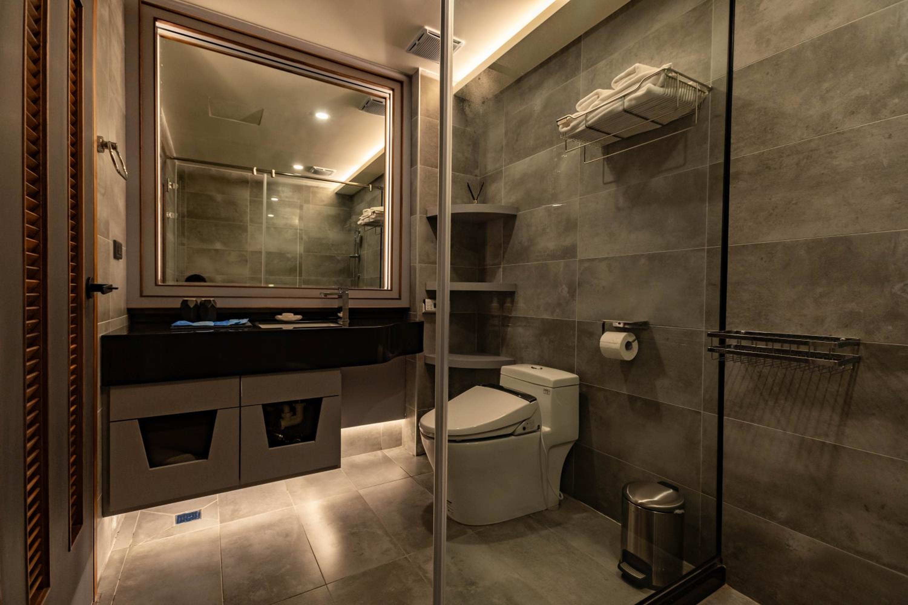 Double Room with Balcony and Sea View - Photo 8