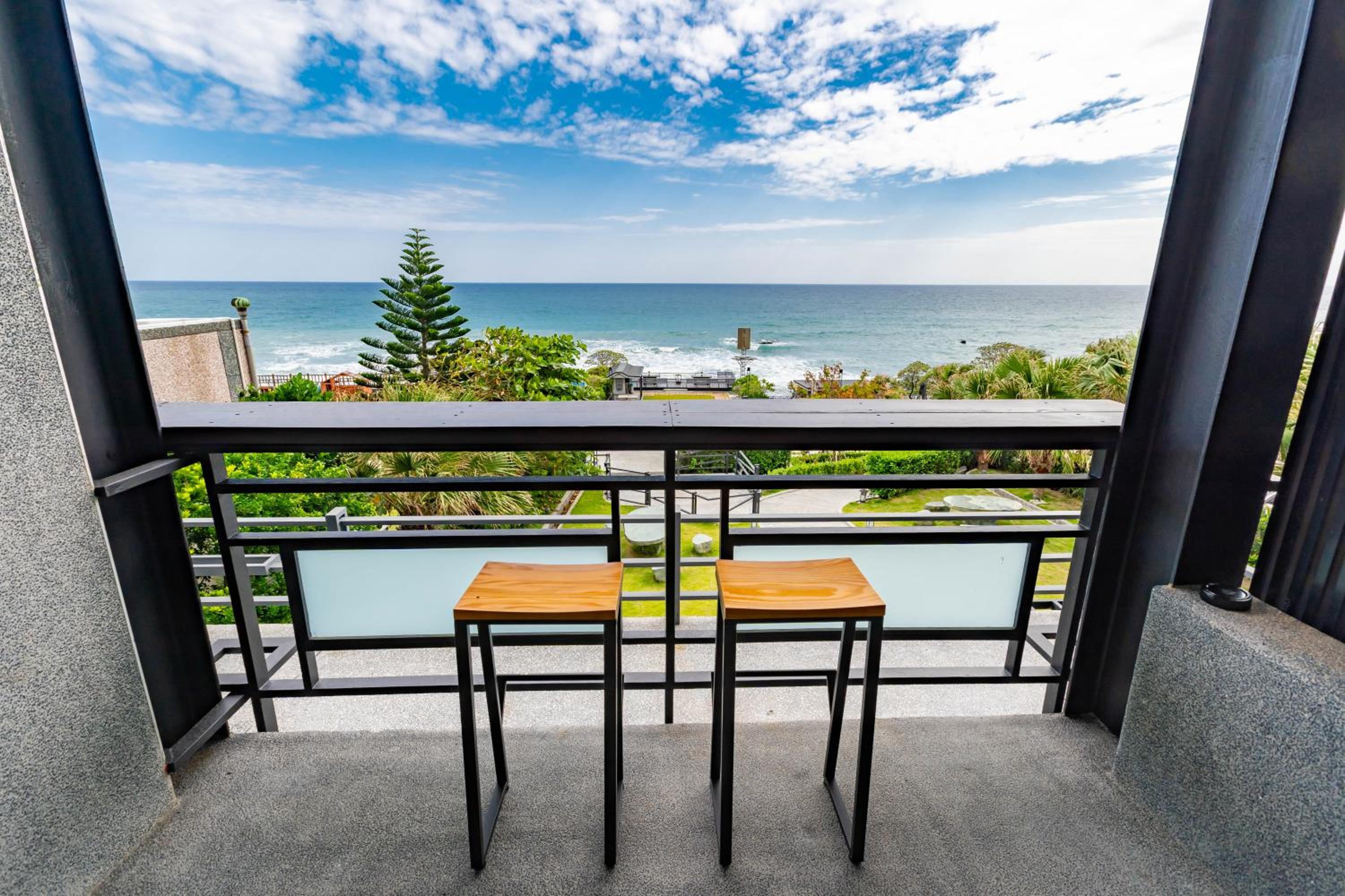 Double Room with Balcony and Sea View - Photo 5