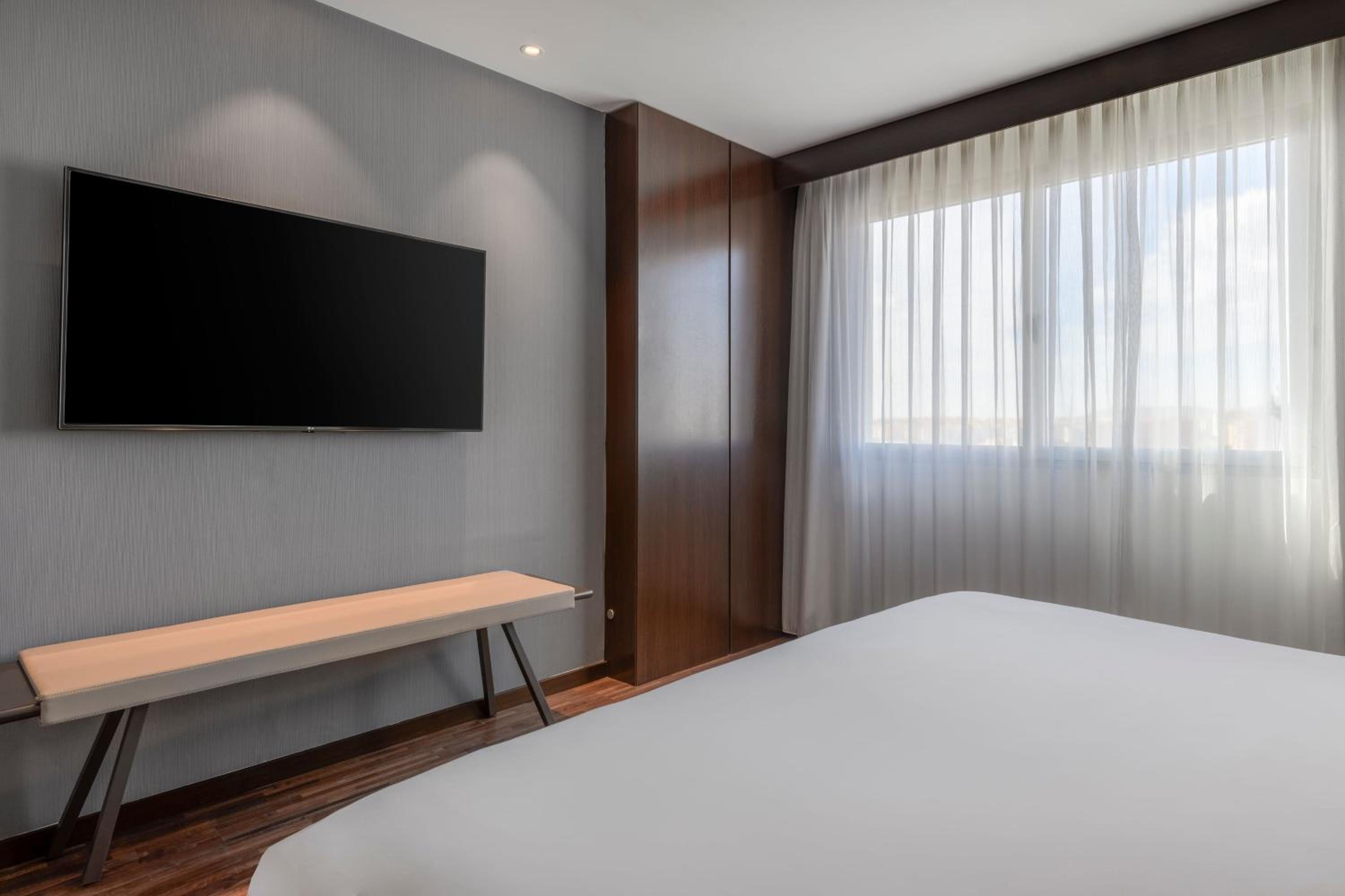 Family Junior Suite King, Junior Suite, 1 King, Sofa bed