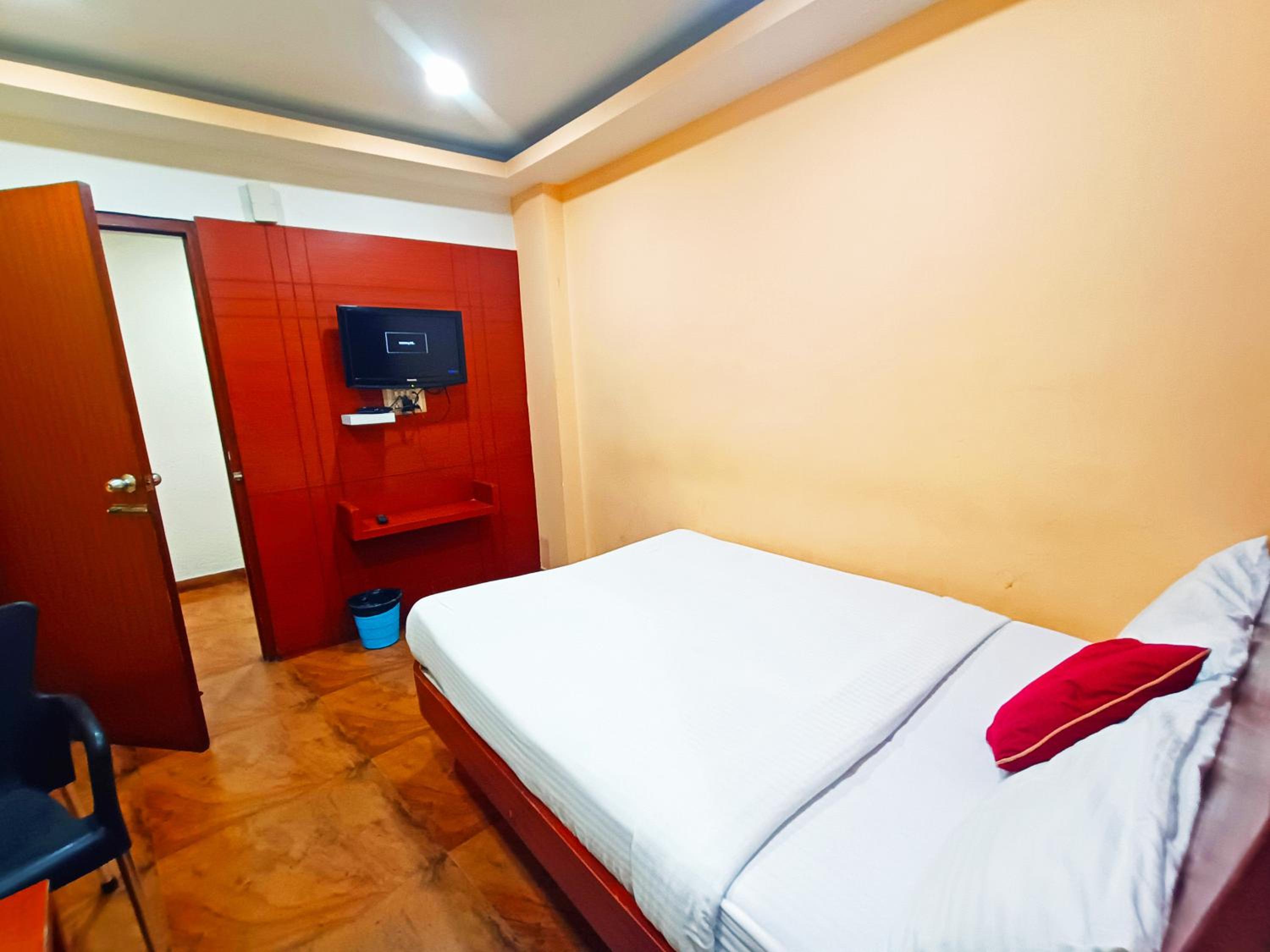 Standard Double Room With Fan - Photo 9
