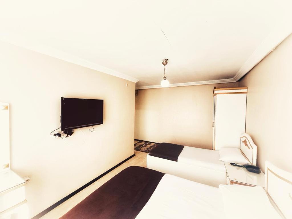 Standard Double or Twin Room photo 2