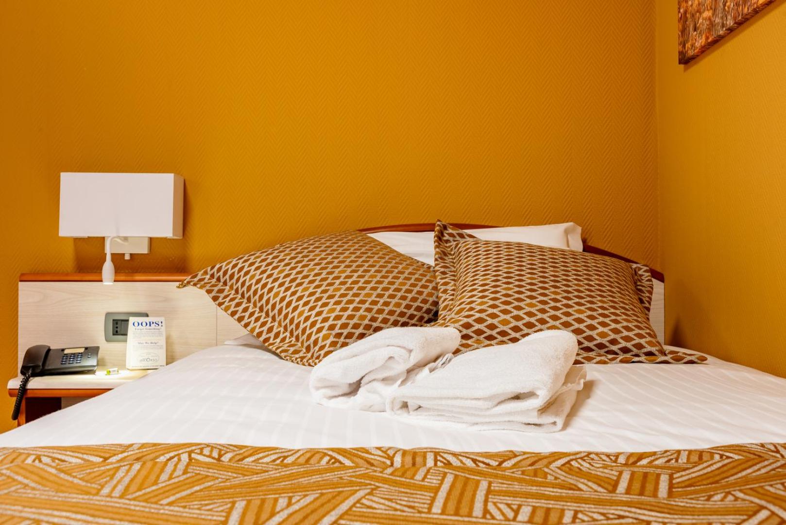 Double Room - Photo 5