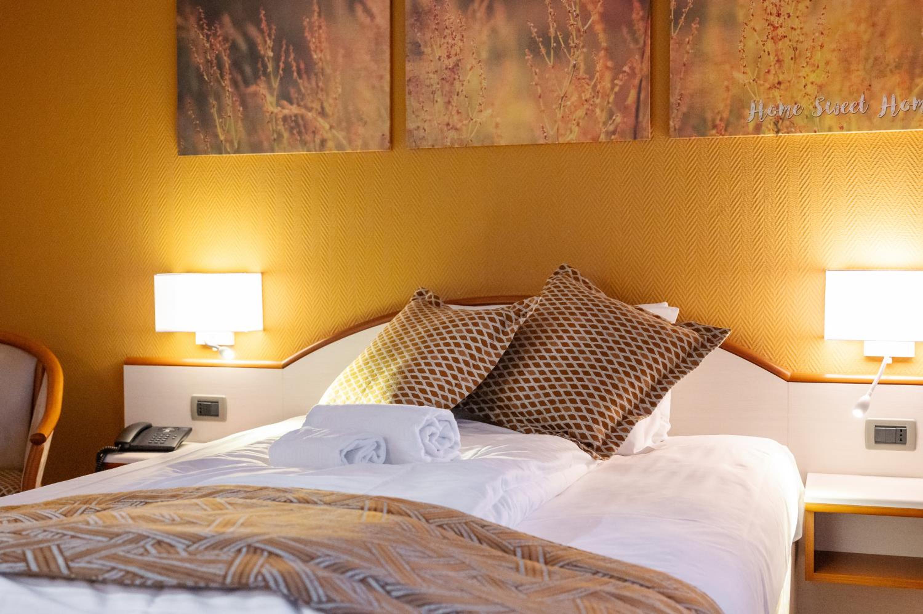 Double Room - Photo 9