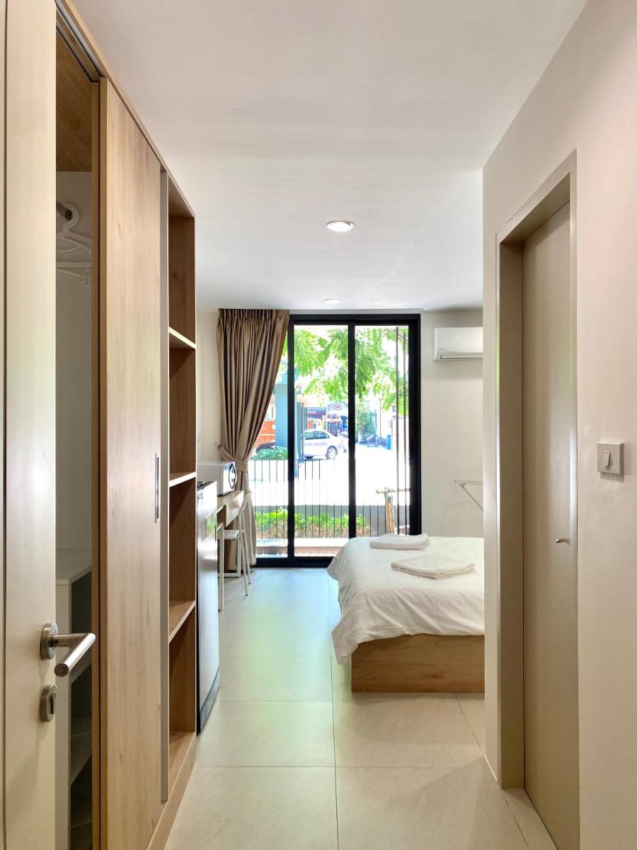 Studio Apartment photo 2