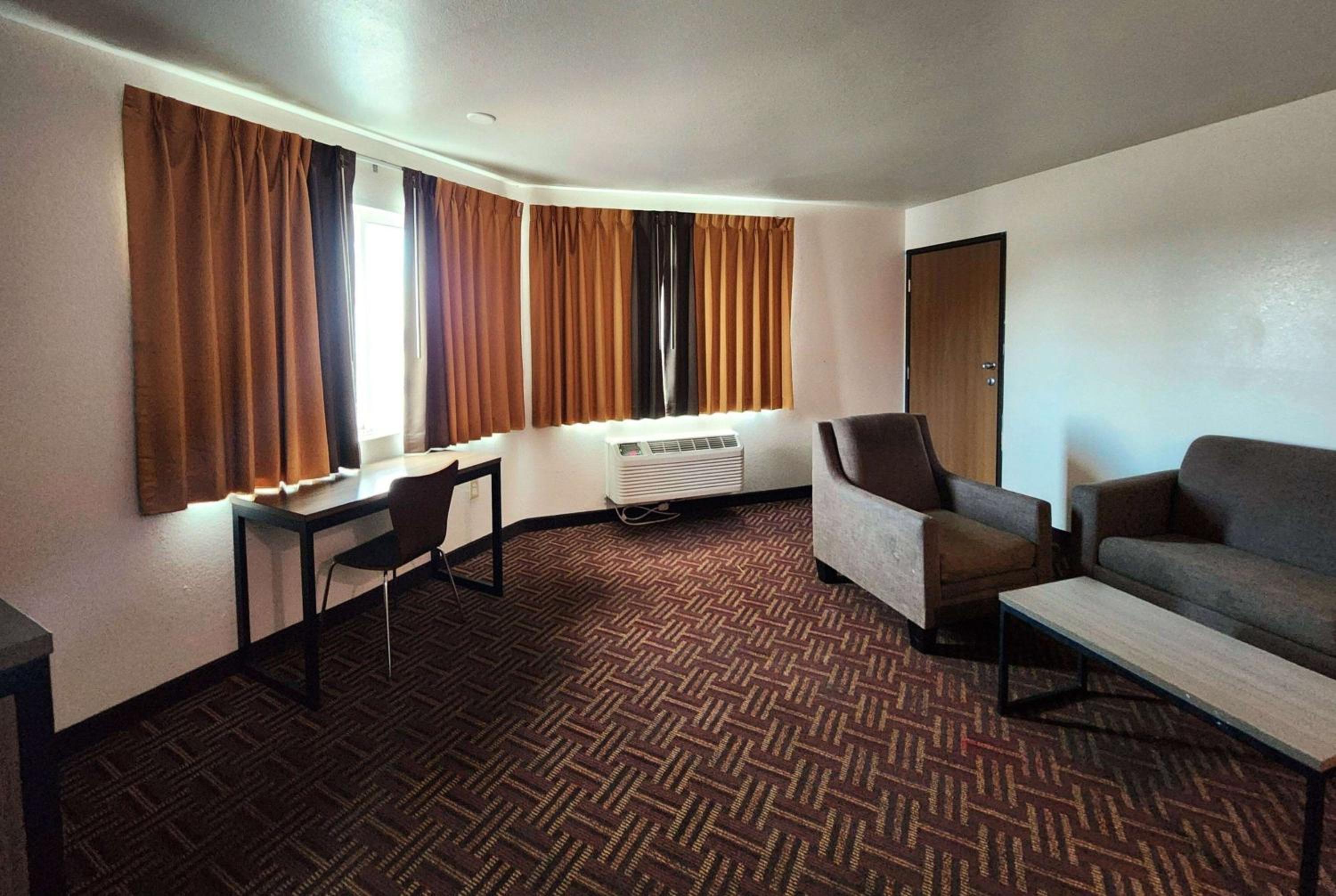 One-Bedroom Suite with Two Queen Beds - Non-Smoking photo 1