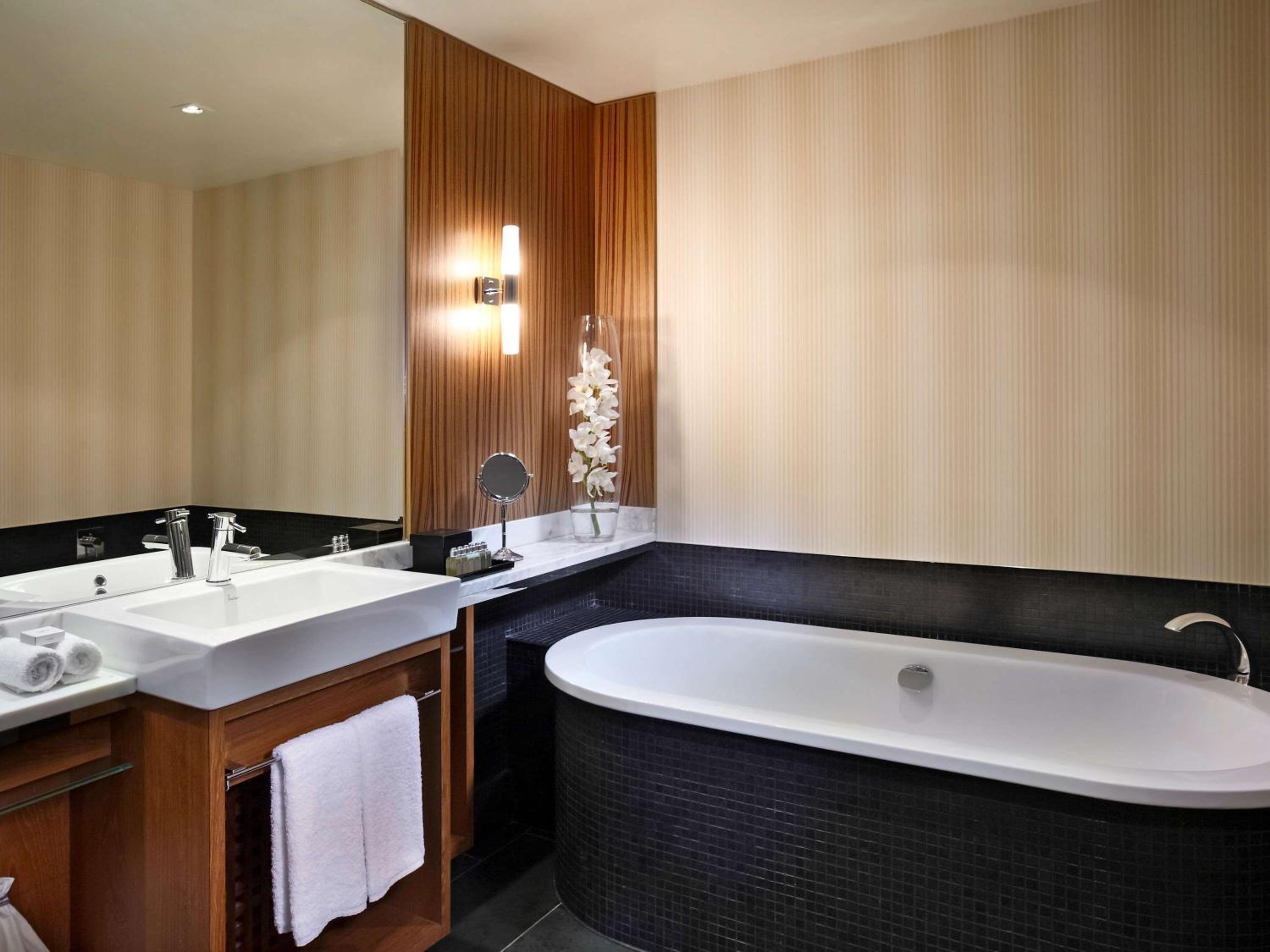 Superior King Room - Photo 2