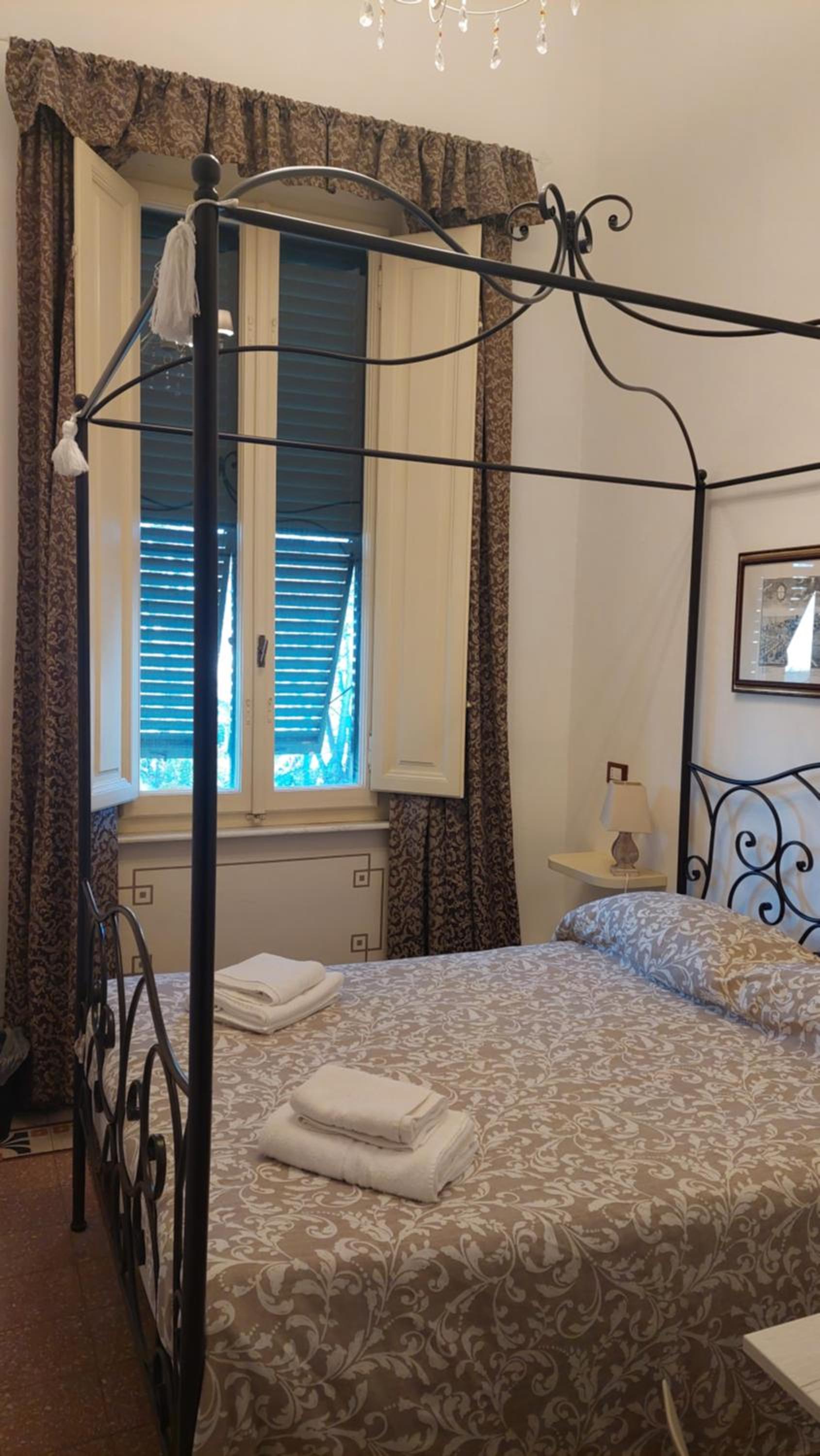 Double Room with Shared Bathroom